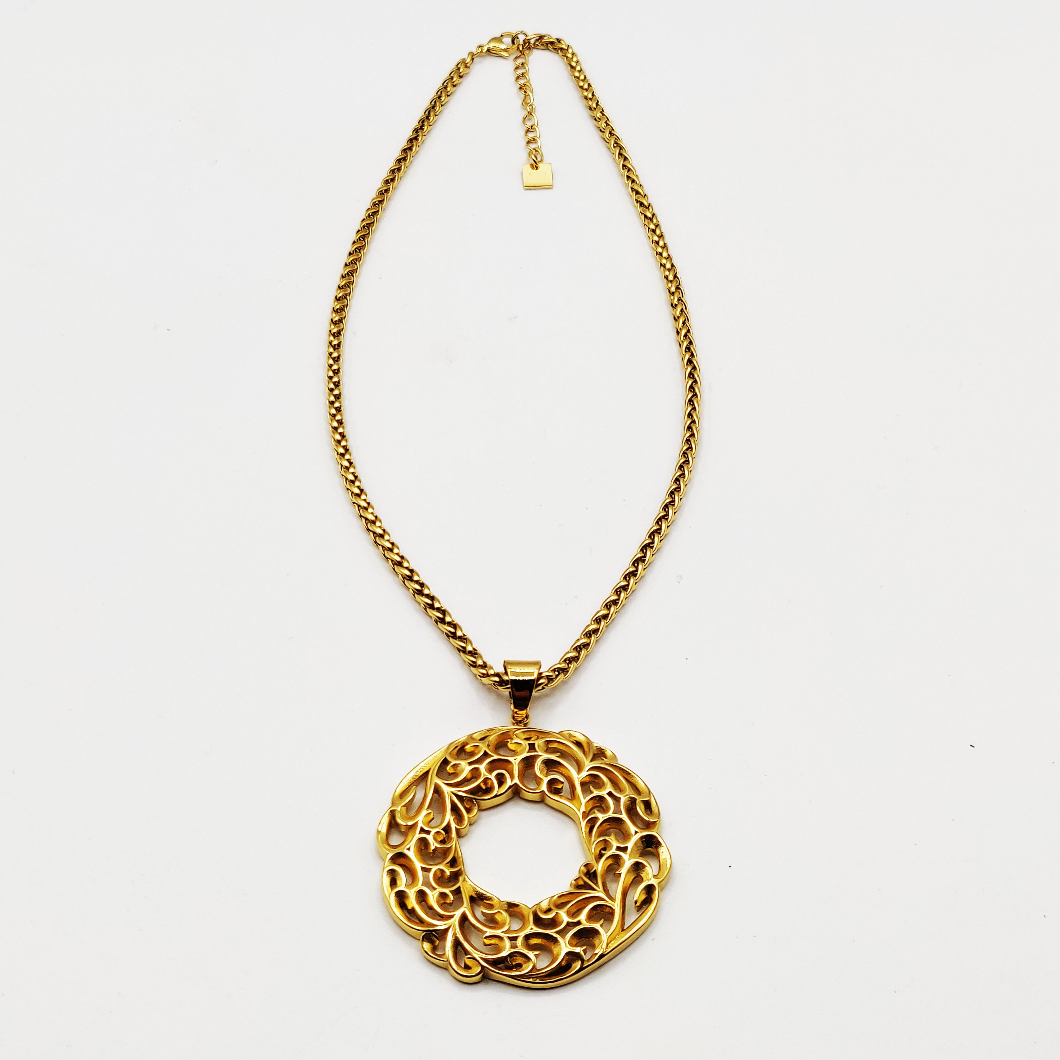 Collier Cercle Motifs Orientaux Luxe