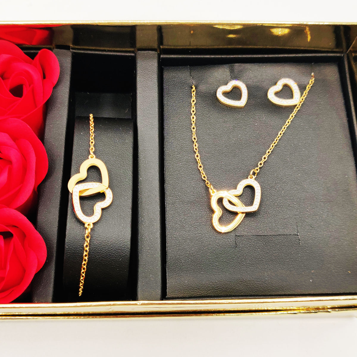 Coffret Collier, Bracelet et Boucles d'oreilles Double Coeurs Cristaux et Roses Rouges