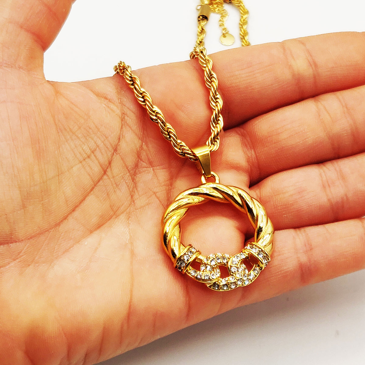 Collier Cercle Torsadé Tresse Cristaux Luxe
