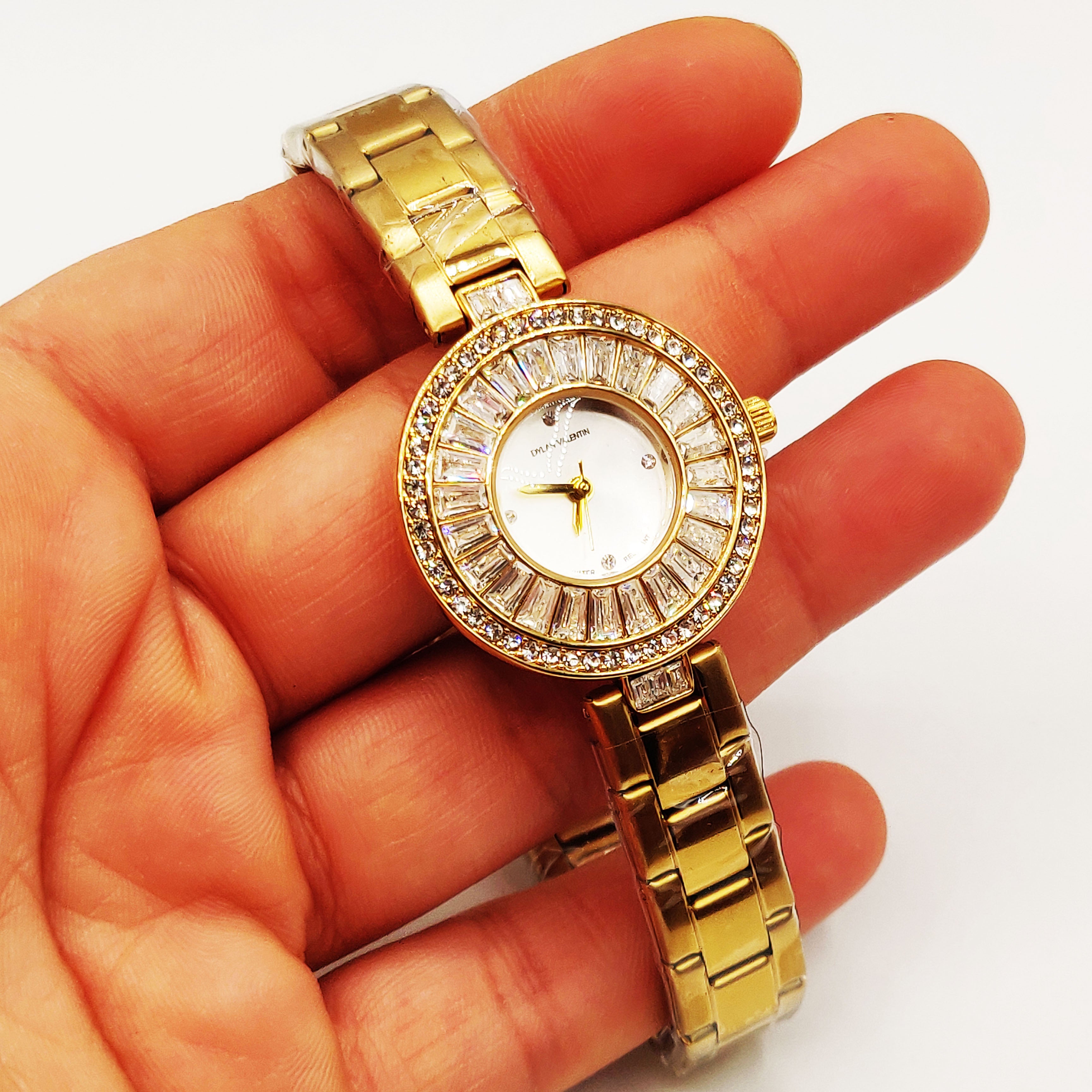 Montre Dylan Valentin DV100101 Bracelet Doré Fond Blanc