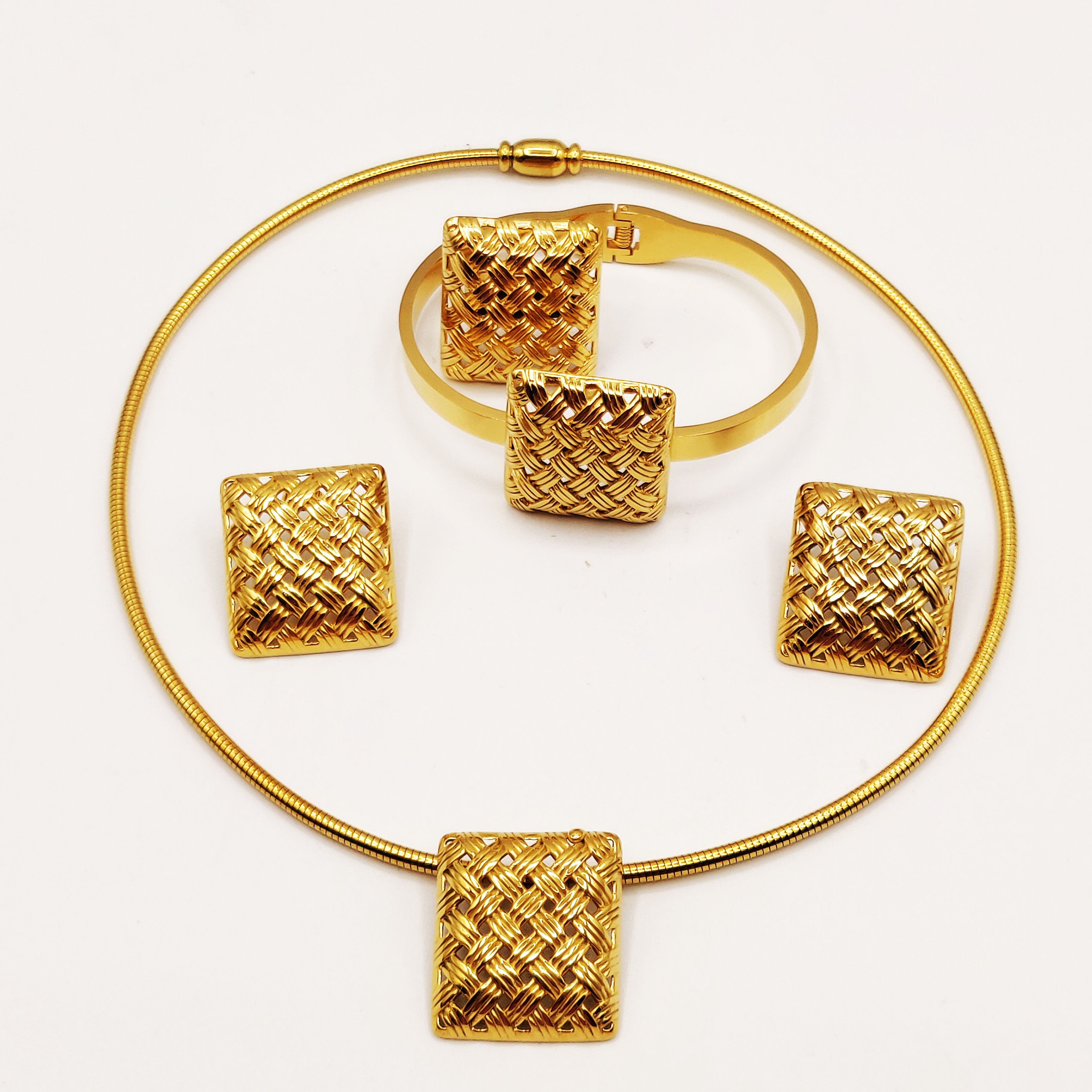 Ensemble Collier, Bracelet, Boucles d'oreilles et Bague Panier Luxe