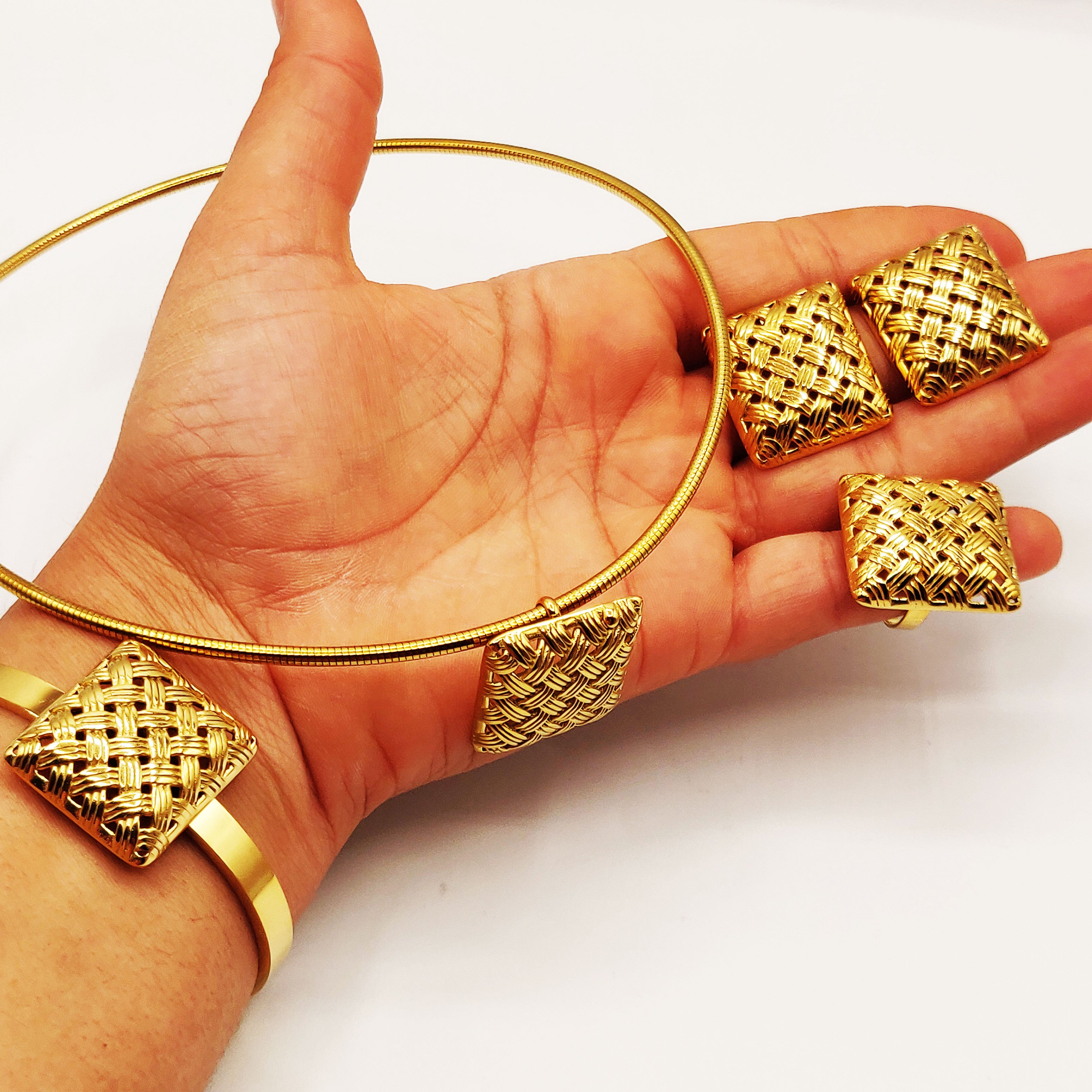 Ensemble Collier, Bracelet, Boucles d'oreilles et Bague Panier Luxe
