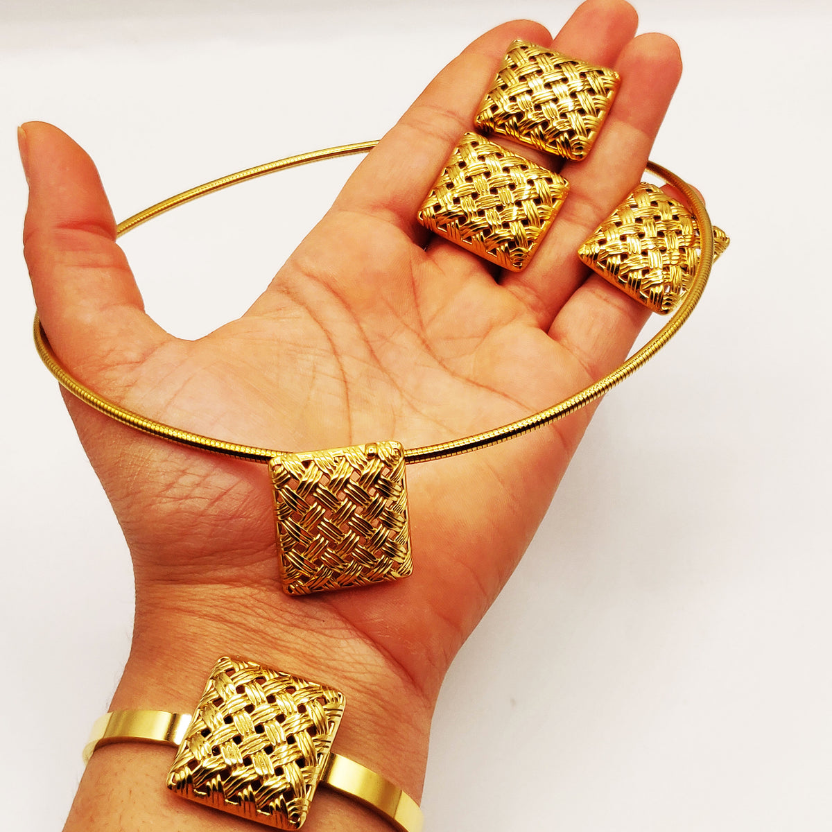 Ensemble Collier, Bracelet, Boucles d'oreilles et Bague Panier Luxe