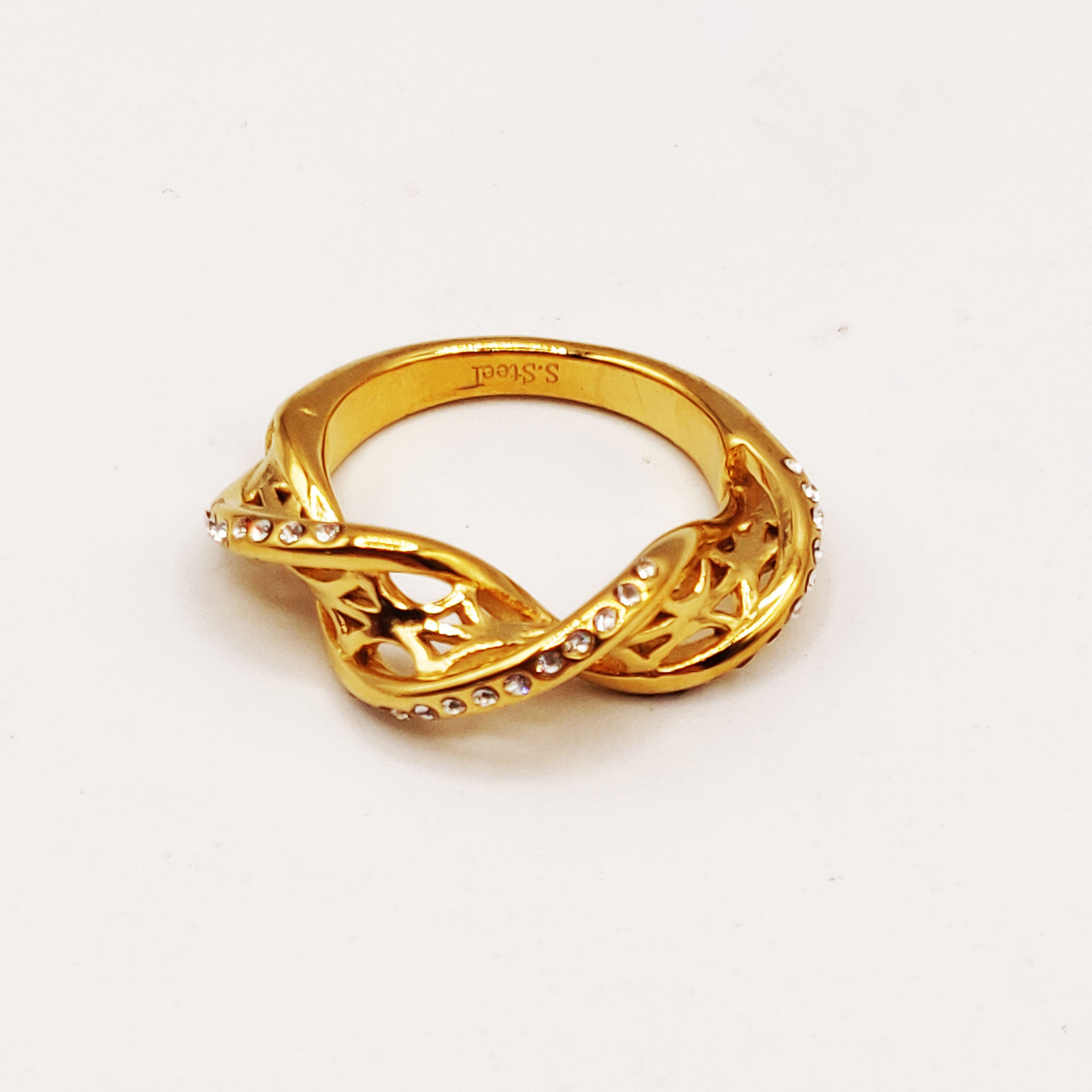Bague Torsade Motifs Orientaux et Cristaux Luxe