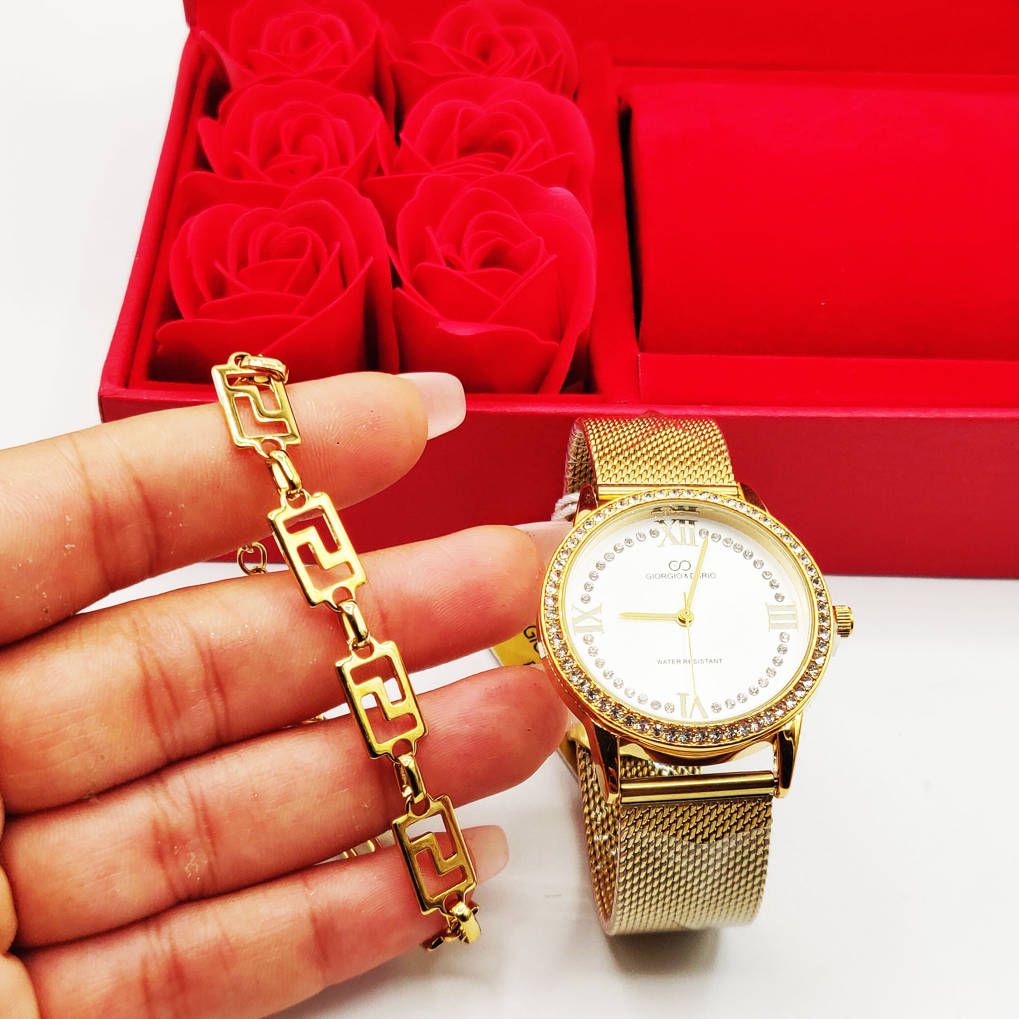 Coffret Cadeau Montre Giorgio & Dario EU6568 Fond Blanc avec Bracelet Rigide Motif V Luxe et Roses Rouges