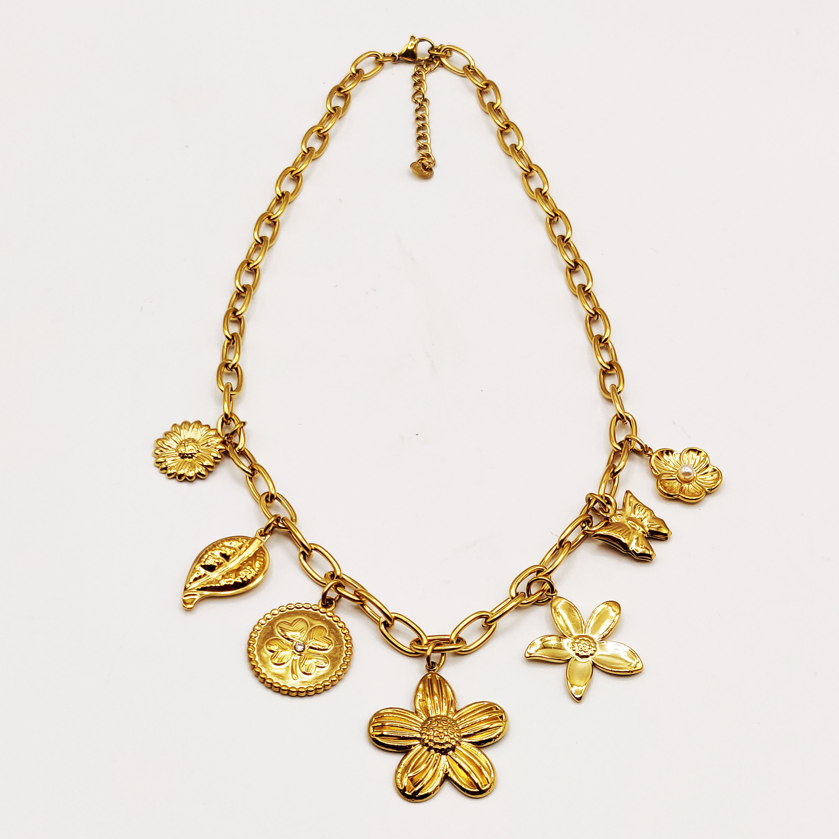 Collier Chaîne Bibelots Multi Fleurs Luxe
