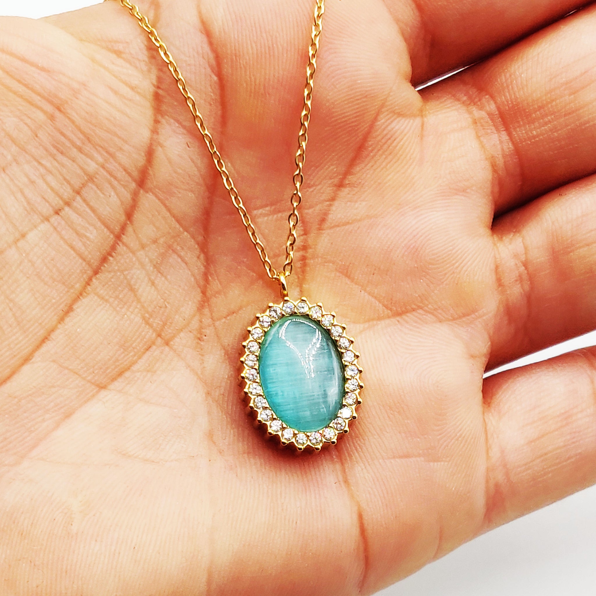 Collier Ovale Bleu Tour Cristaux
