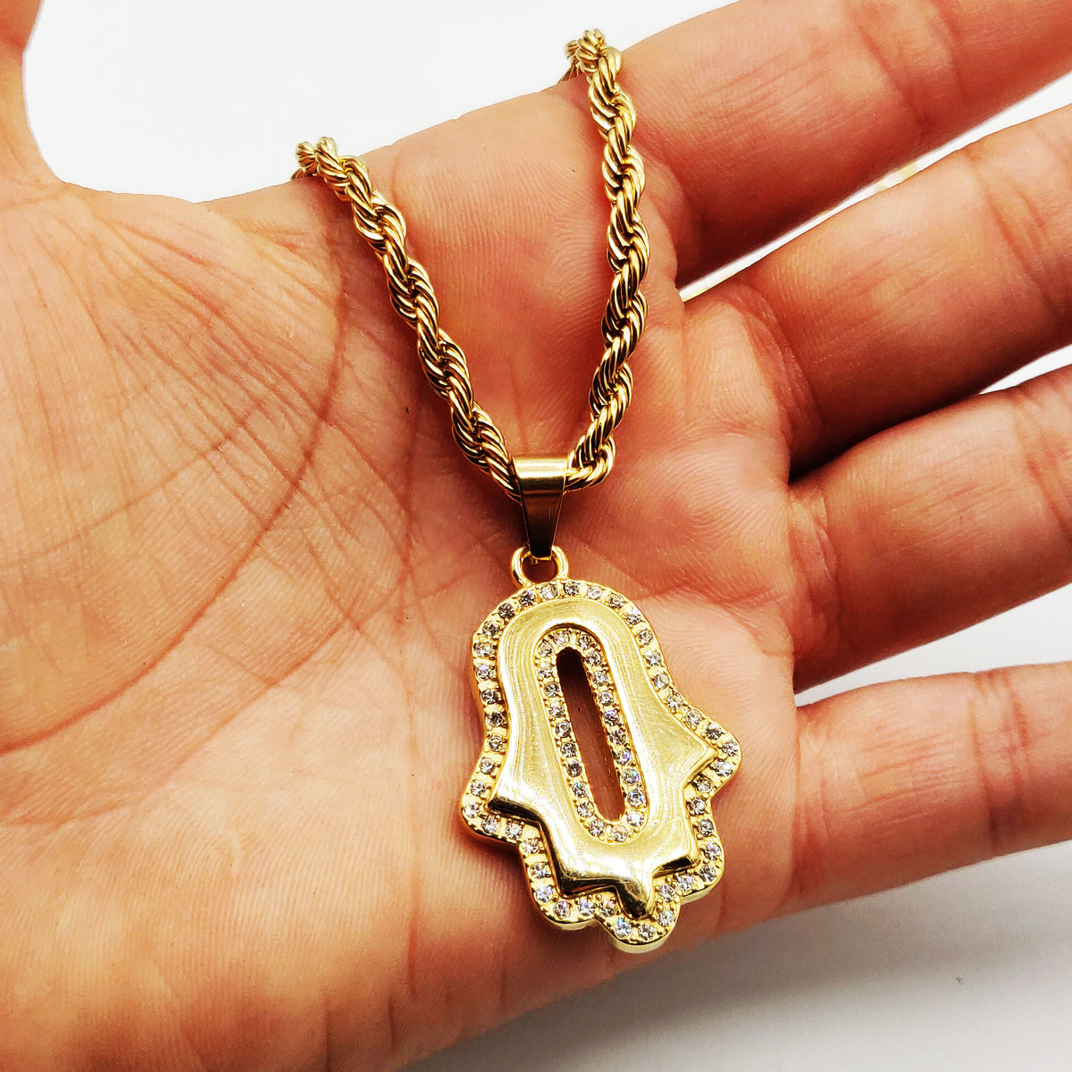 Collier Torsade Main de Fatma Ovale Tour Cristaux Luxe