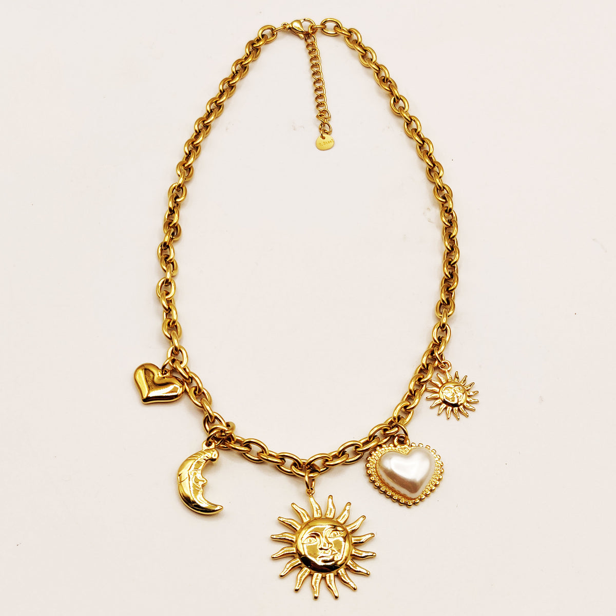 Collier Chaîne Bibelots Soleil et Lune Luxe