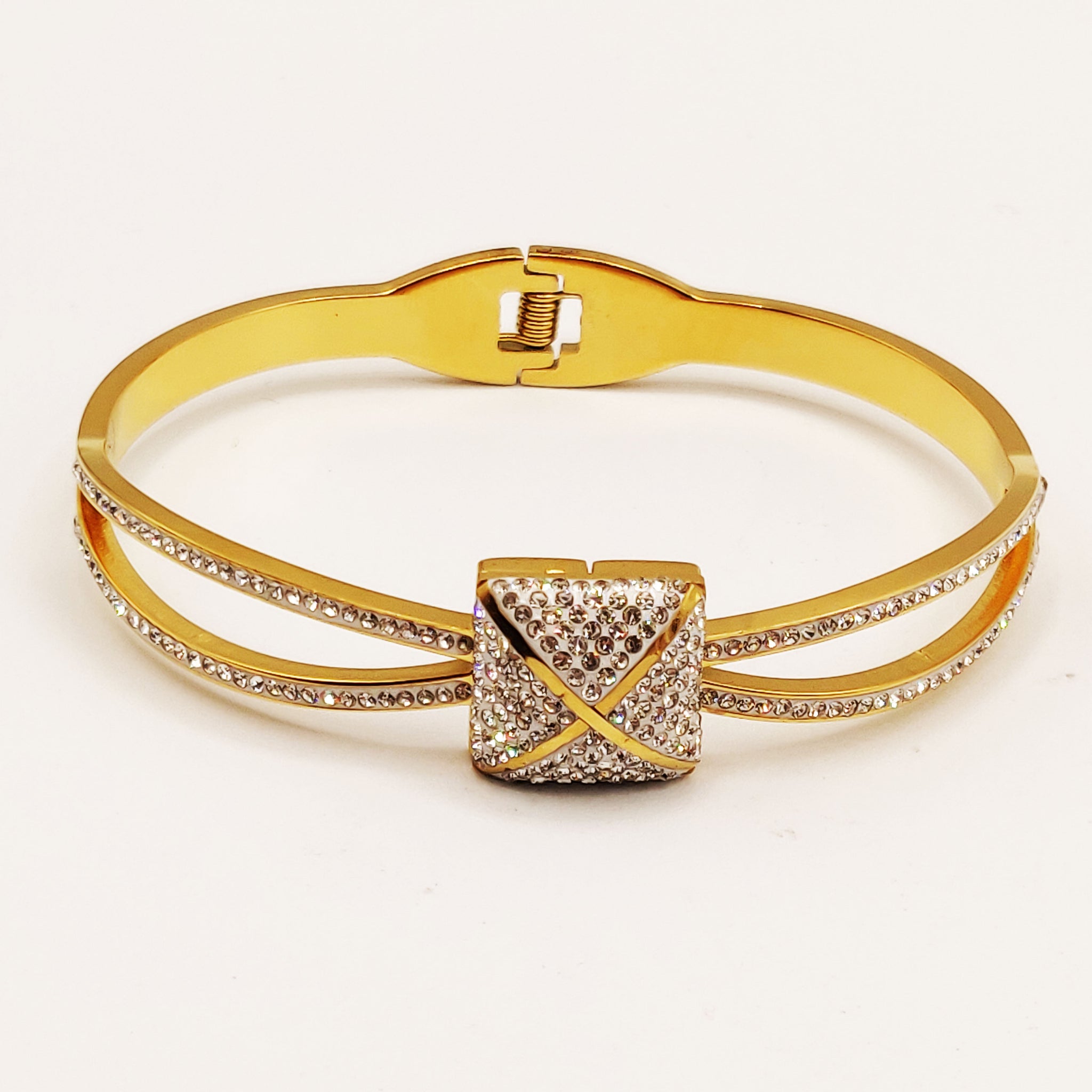 Bracelet Rigide Boucle Carré Bombé X Cristaux