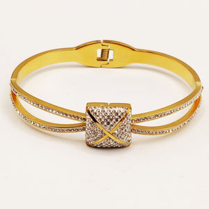 Bracelet Rigide Boucle Carré Bombé X Cristaux