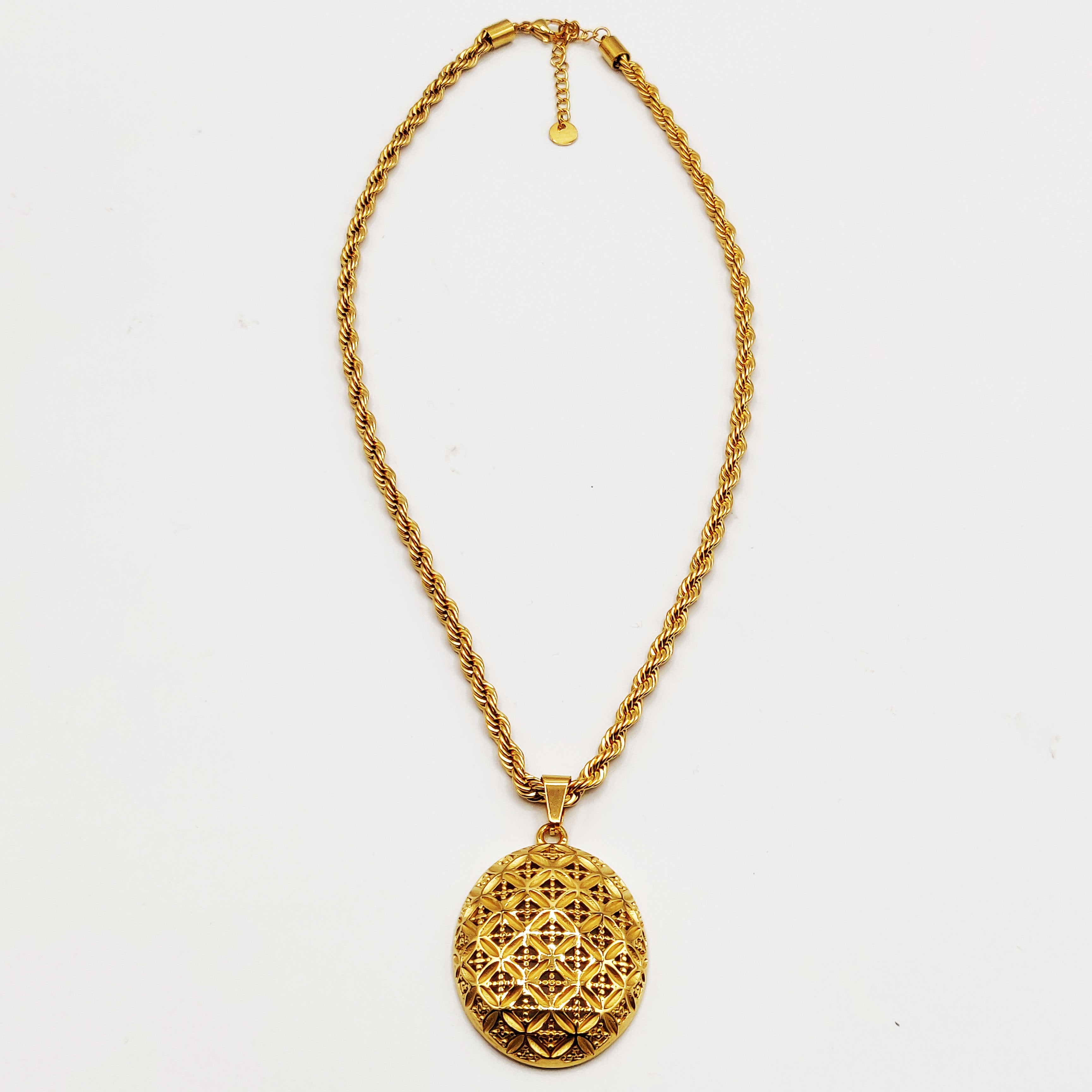 Collier Torsade Pendentif Ovale Oriental Premium Luxe