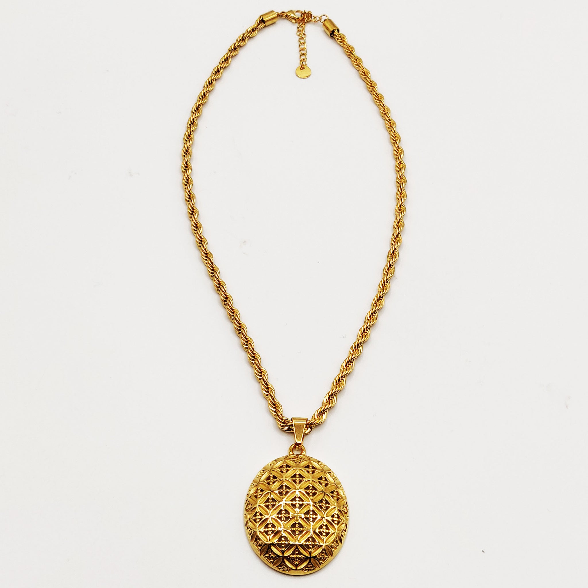 Collier Torsade Pendentif Ovale Oriental Premium Luxe