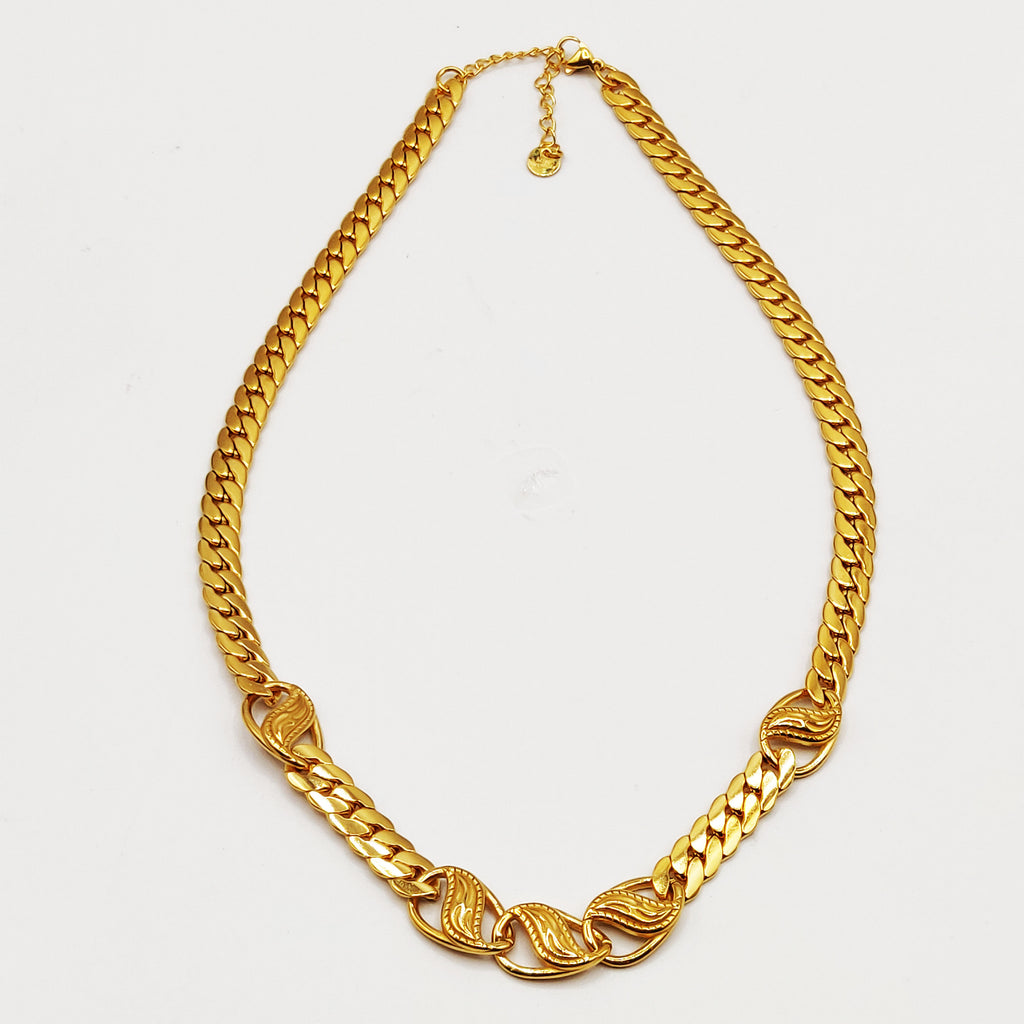 Collier Tresse Resserrée Pendentifs Ovales Orientaux Luxe