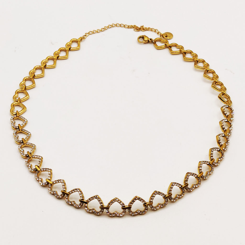 Collier Ras de Cou Multi Coeurs Reliés Cristaux