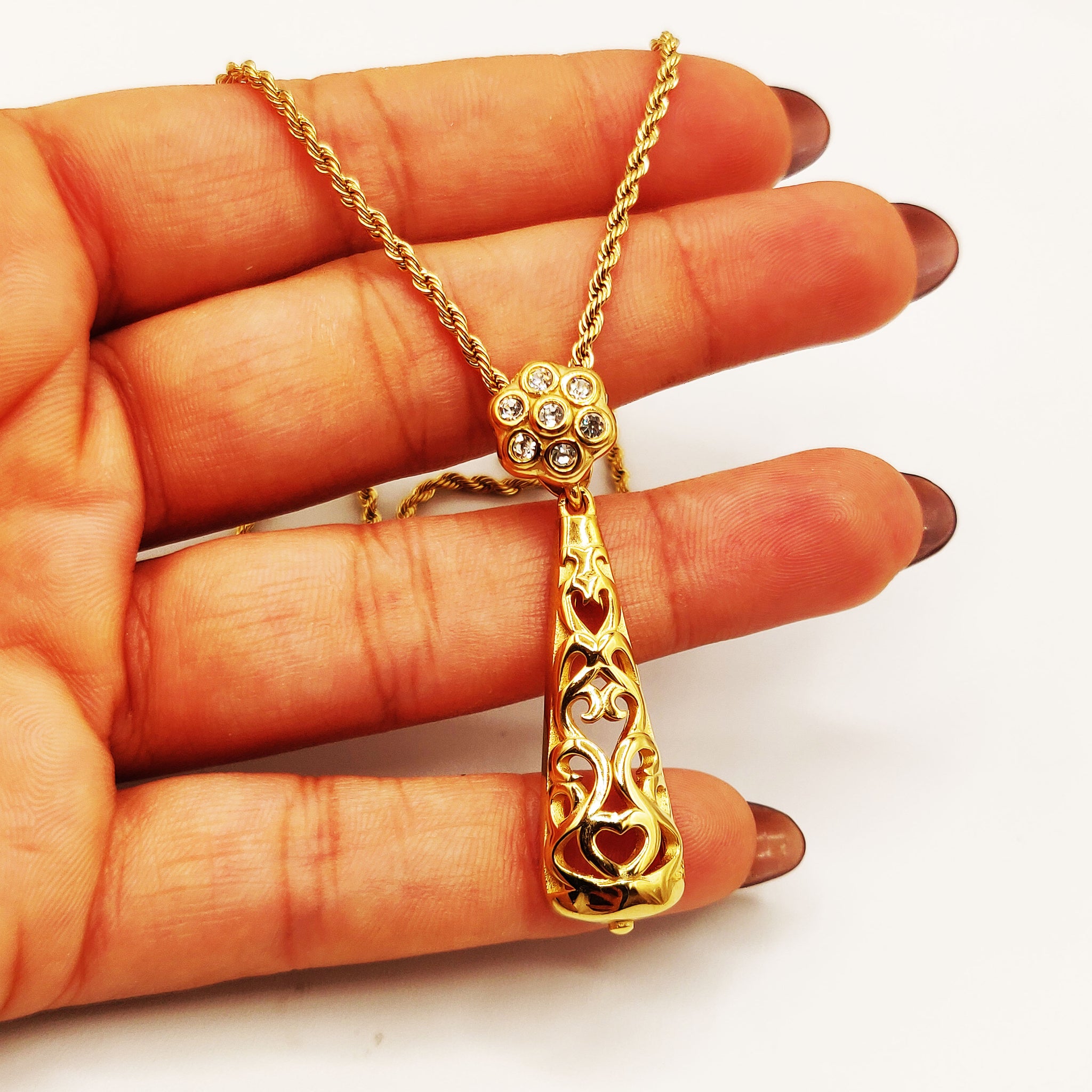 Collier Pendentif Motifs Orientaux et Fleur en Cristaux Luxe