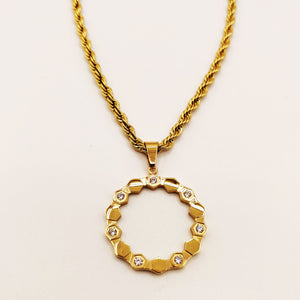 Collier Torsade Cercle Hexagones Dorés et Cristaux Luxe
