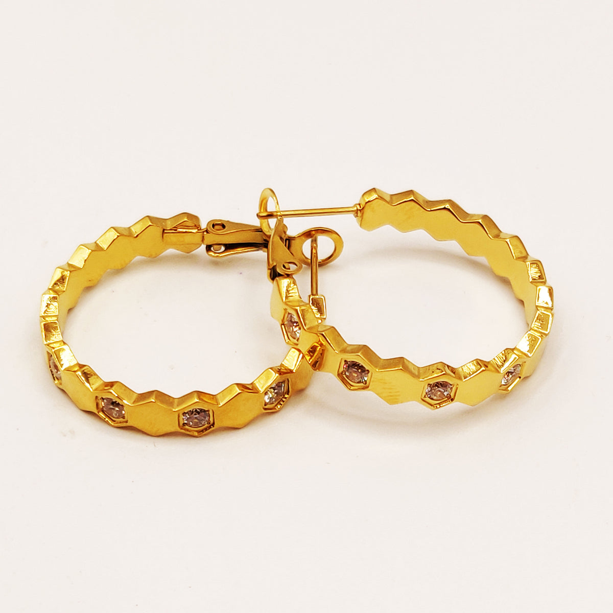 Boucles d'oreilles Hexagones Dorés et Cristaux Luxe