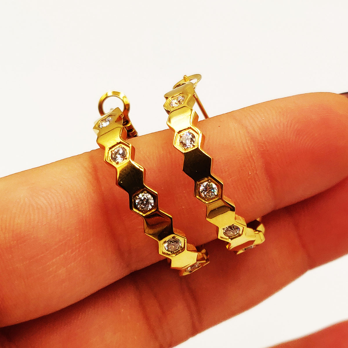 Boucles d'oreilles Hexagones Dorés et Cristaux Luxe