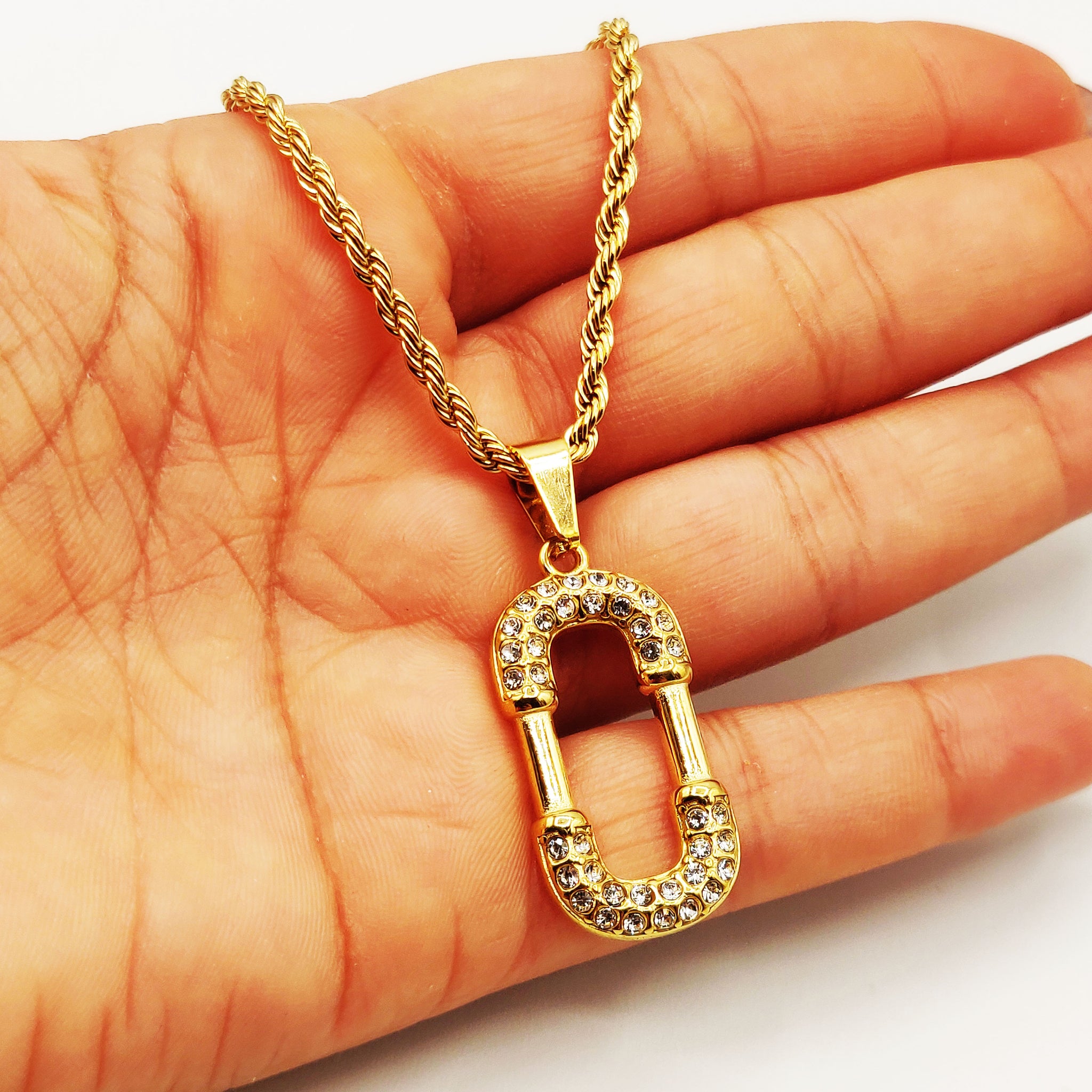 Collier Torsade Multi Lignes Pendentif Double U Cristaux Luxe