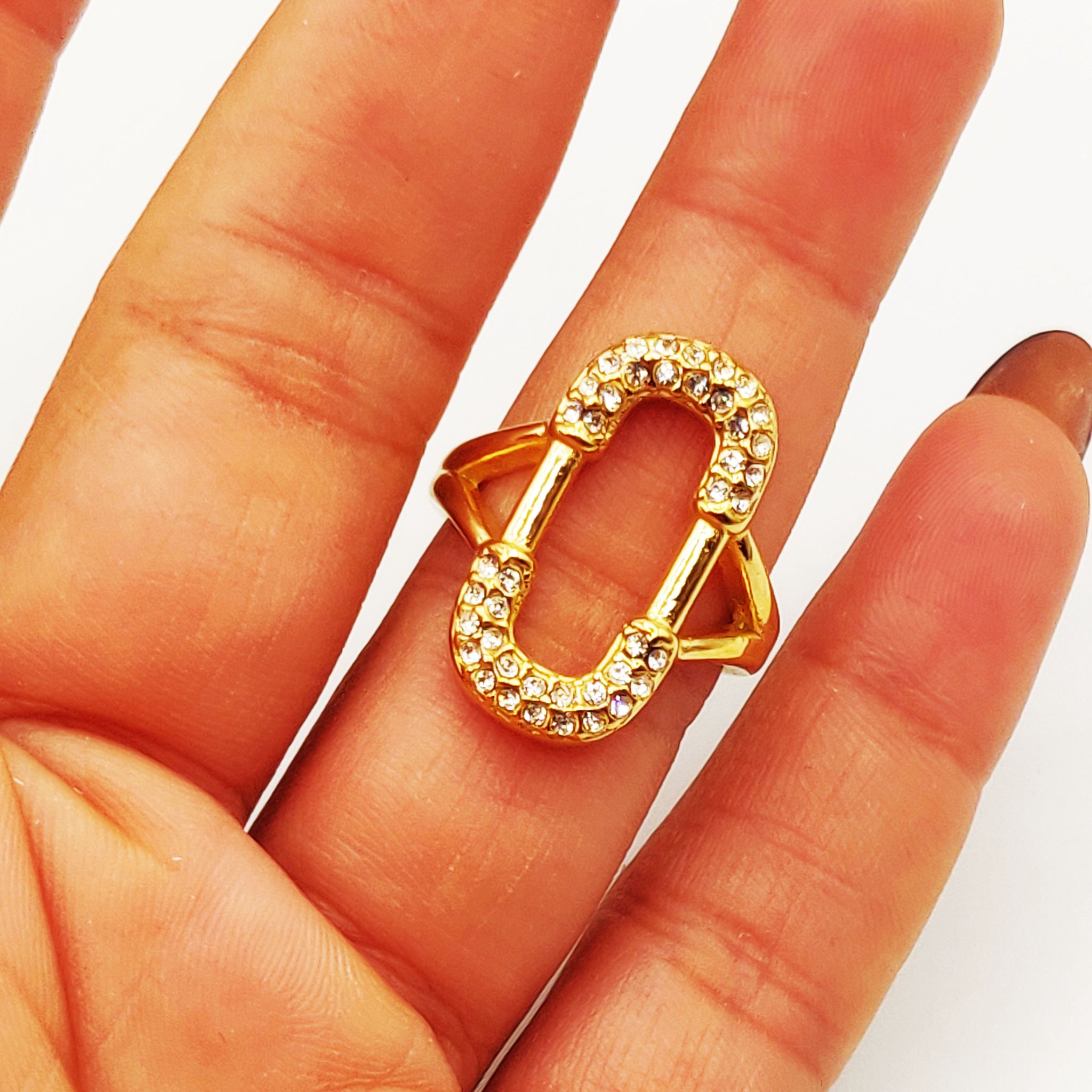 Bague Torsade Multi Lignes Pendentif Double U Cristaux Luxe