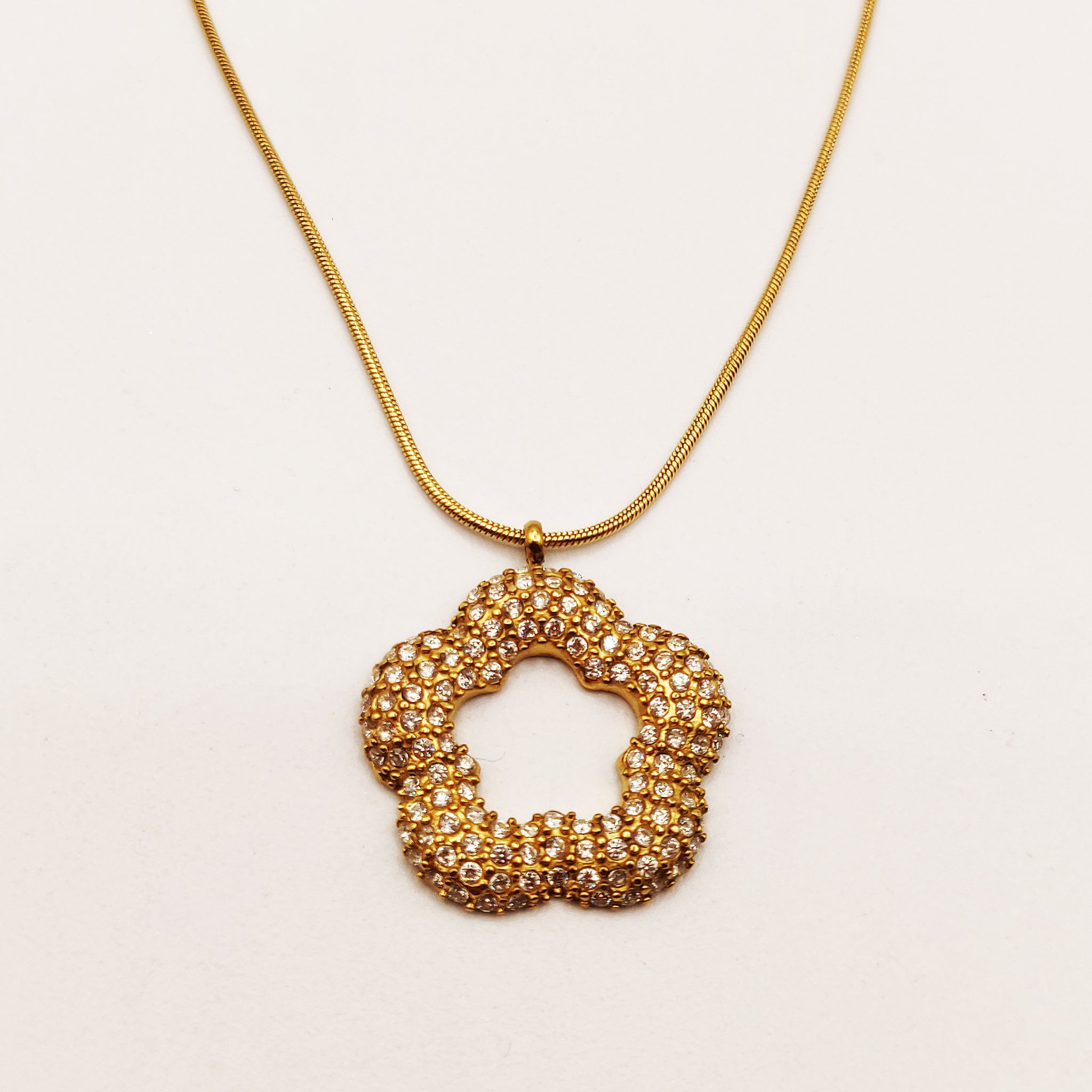 Collier Pendentif Marguerite Cristaux Luxe