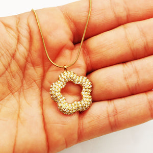 Collier Pendentif Marguerite Cristaux Luxe