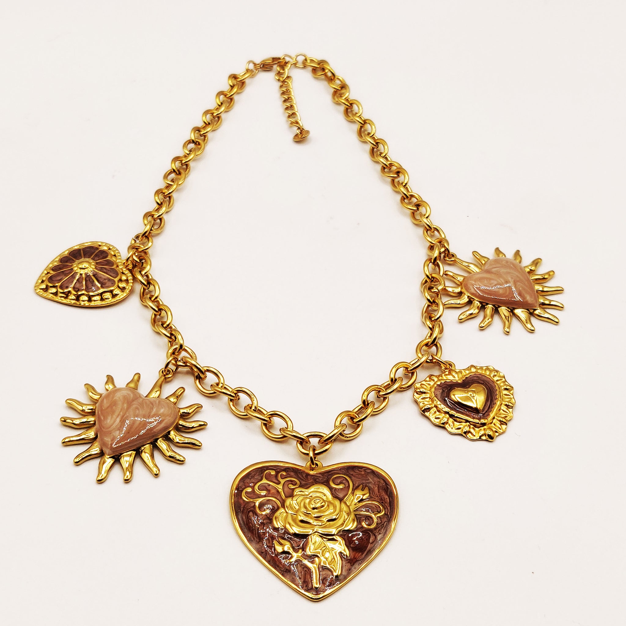 Collier Bibelots Coeurs Style Vintage Luxe