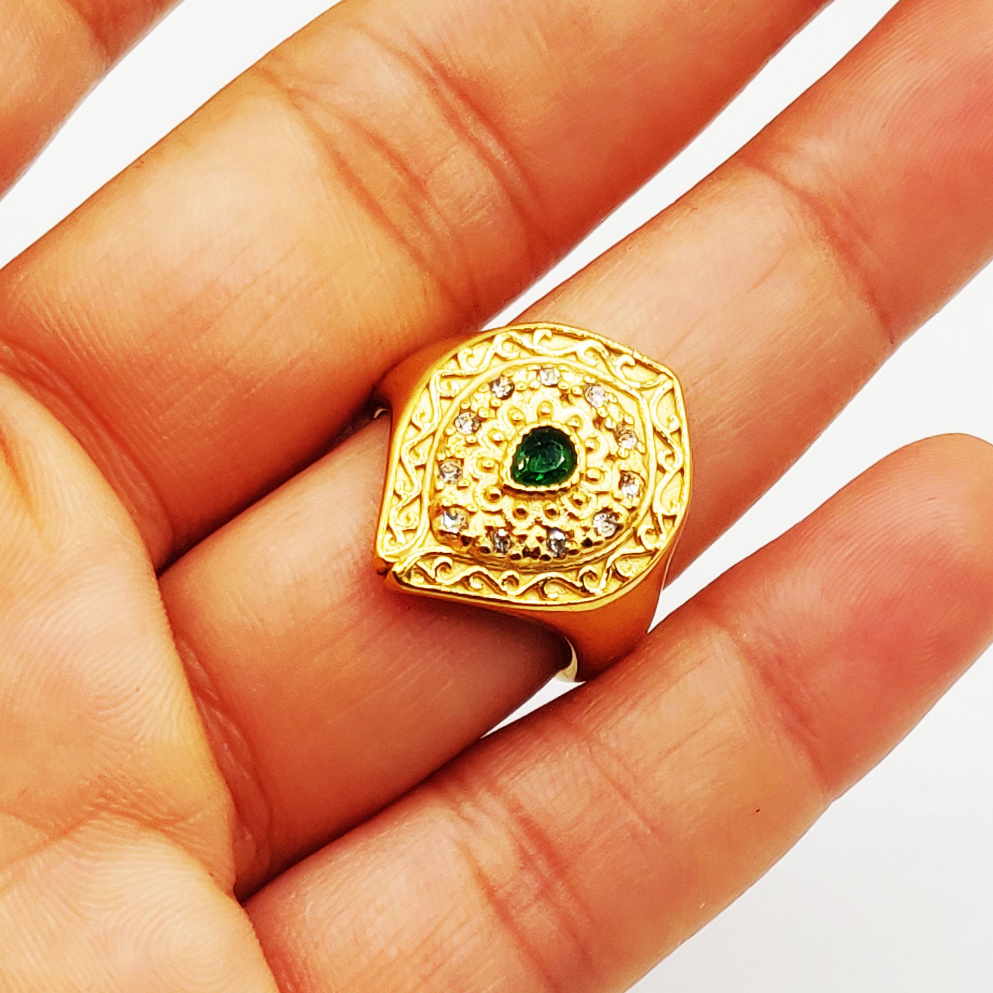 Bague Goutte Motifs Orientaux Pierre Verte Luxe