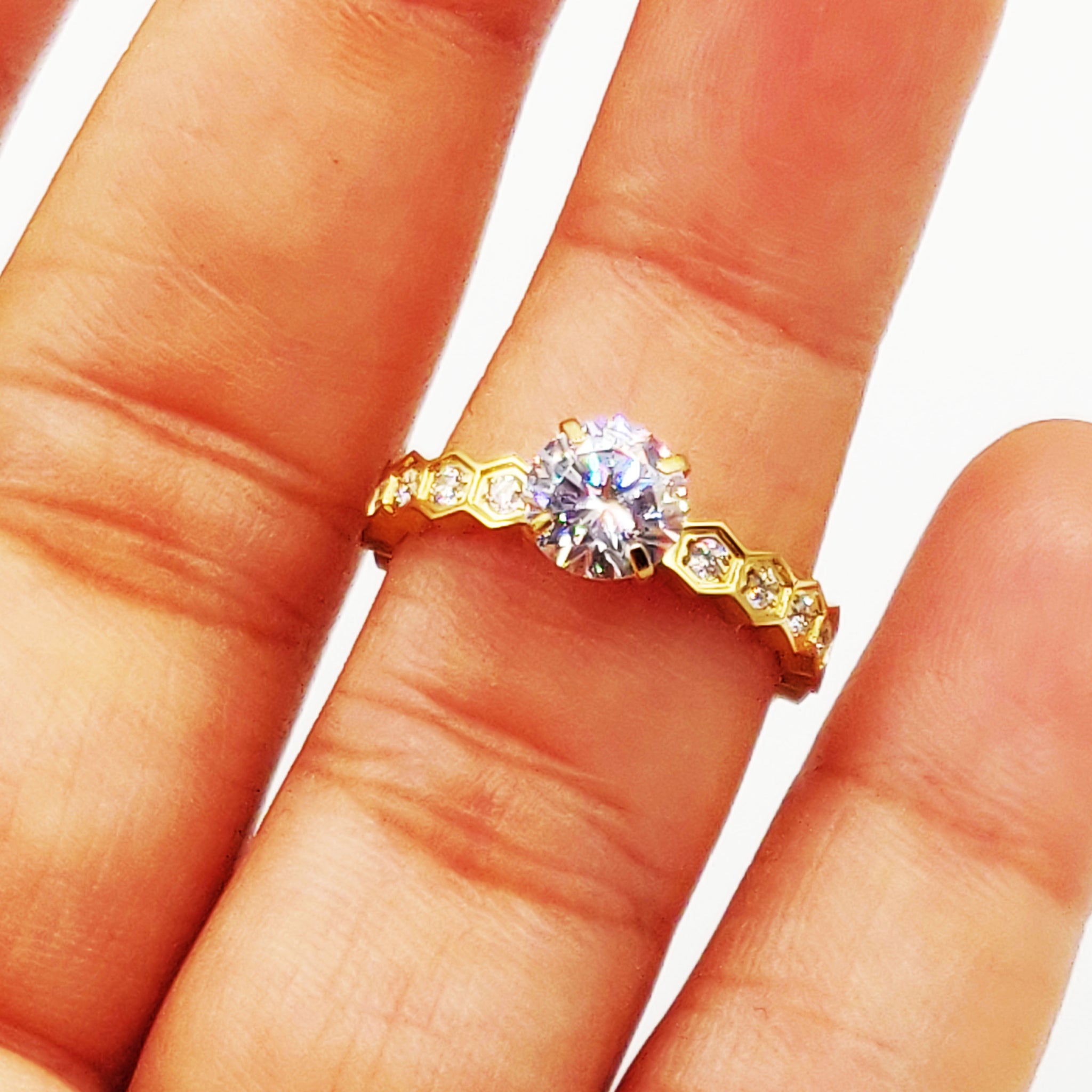 Bague Multi Hexagones et Gros Cristal Luxe