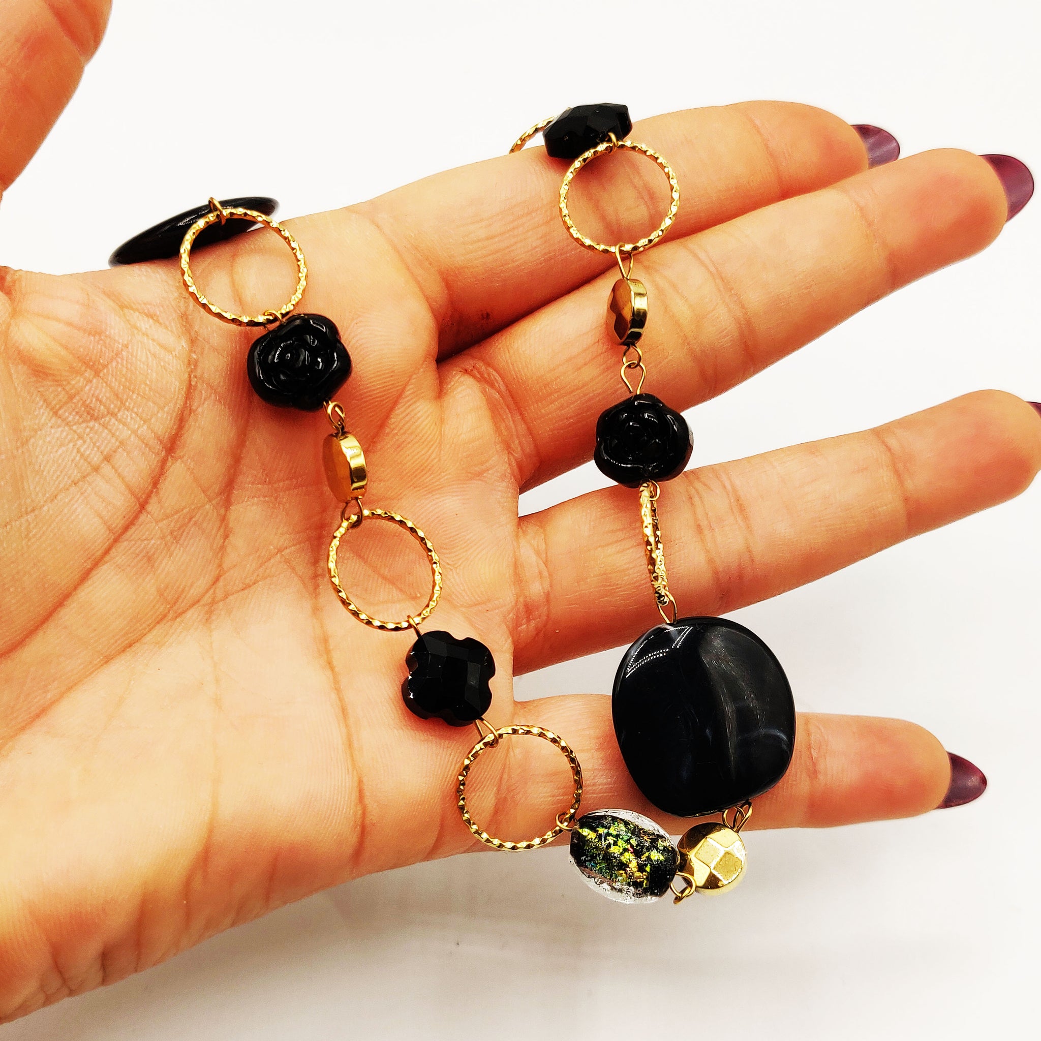 Collier Fashion Trèfles, Fleurs, et Pierres Noires Luxe