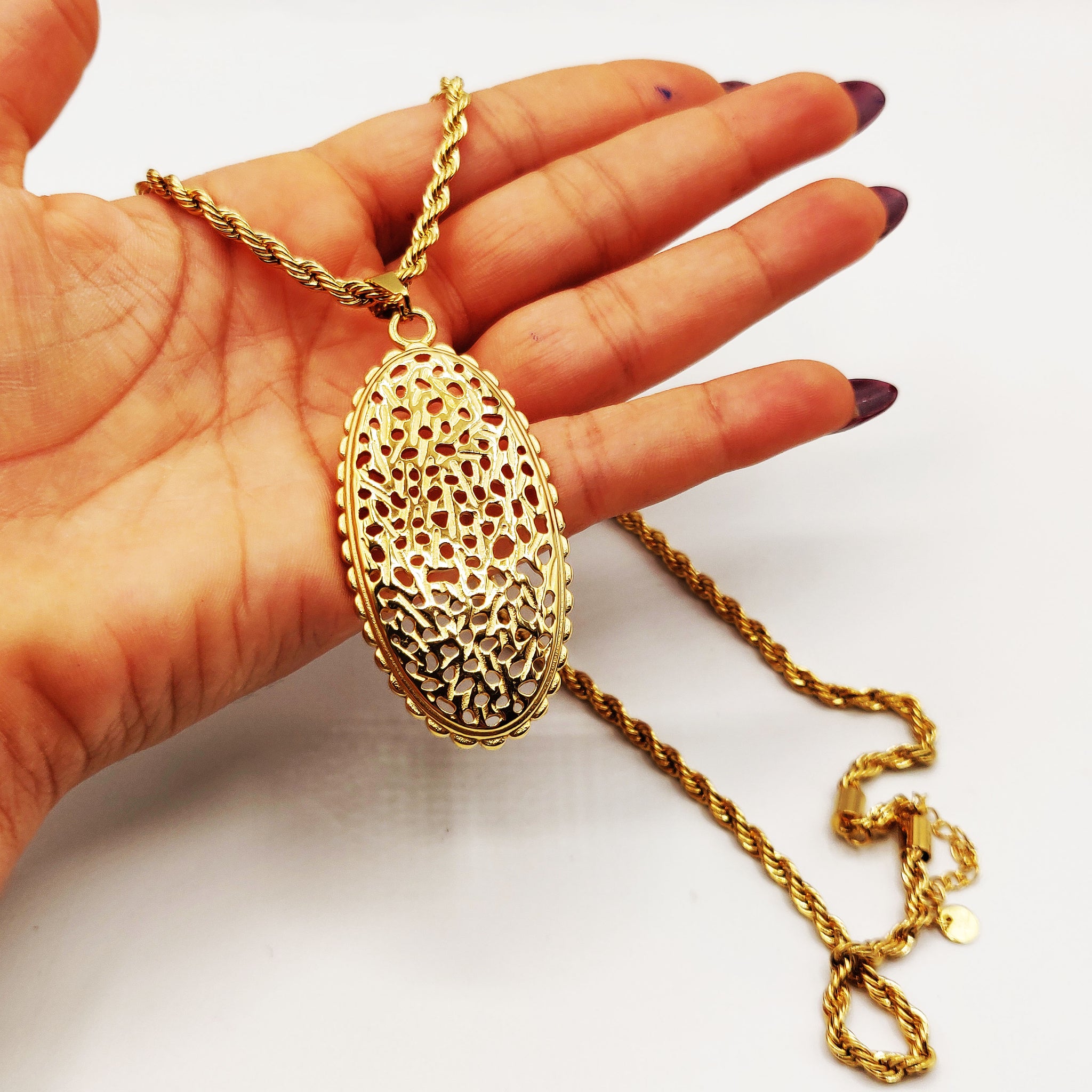 Collier / Sautoir Torsade Grand Pendentif Ovale Troué Luxe