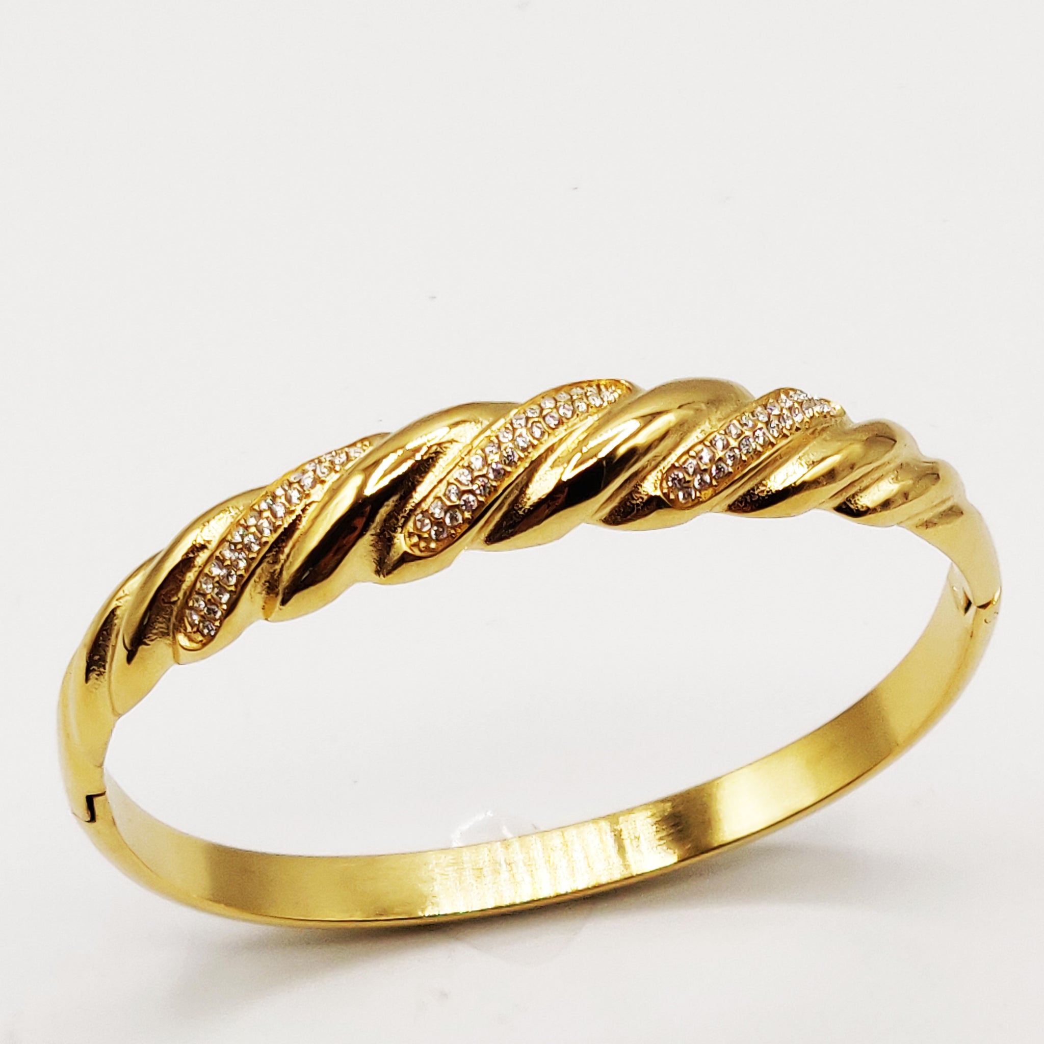 Bracelet Rigide Torsade Dorée et Cristaux Luxe