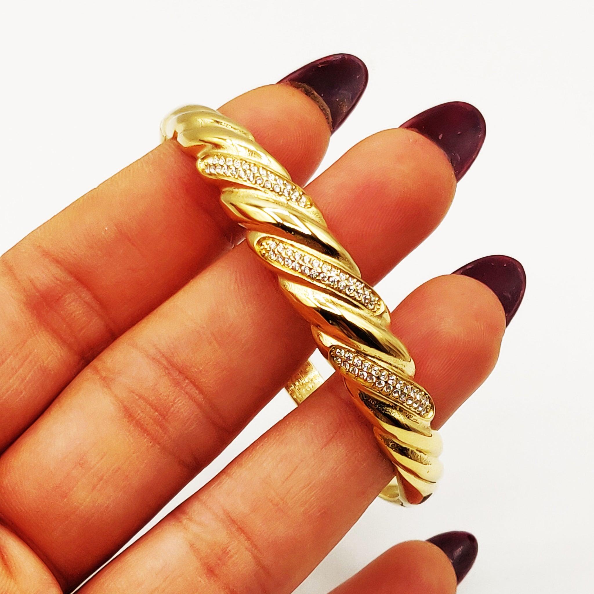 Bracelet Rigide Torsade Dorée et Cristaux Luxe