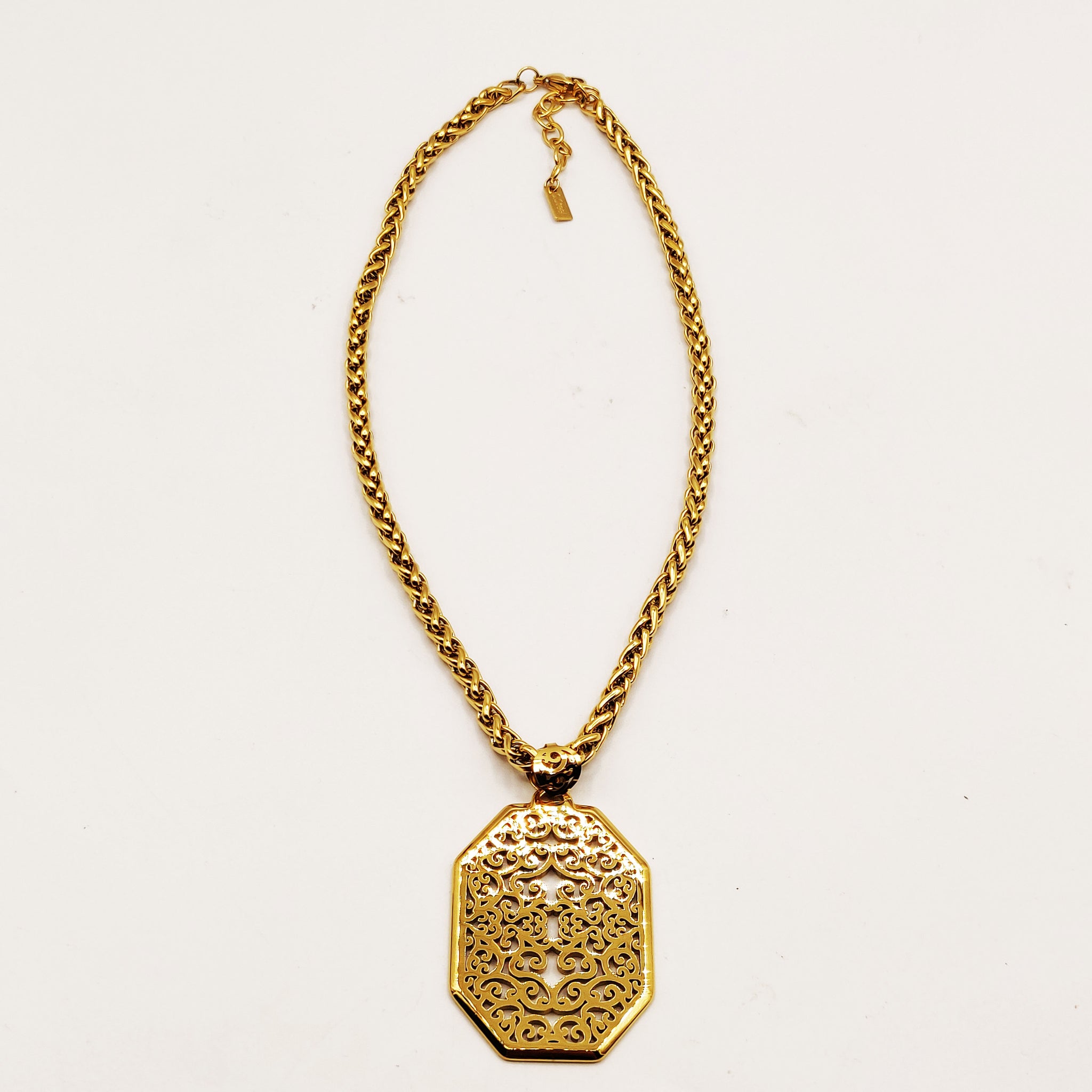 Collier Torsade Grand Cadran Motifs Orientaux Luxe