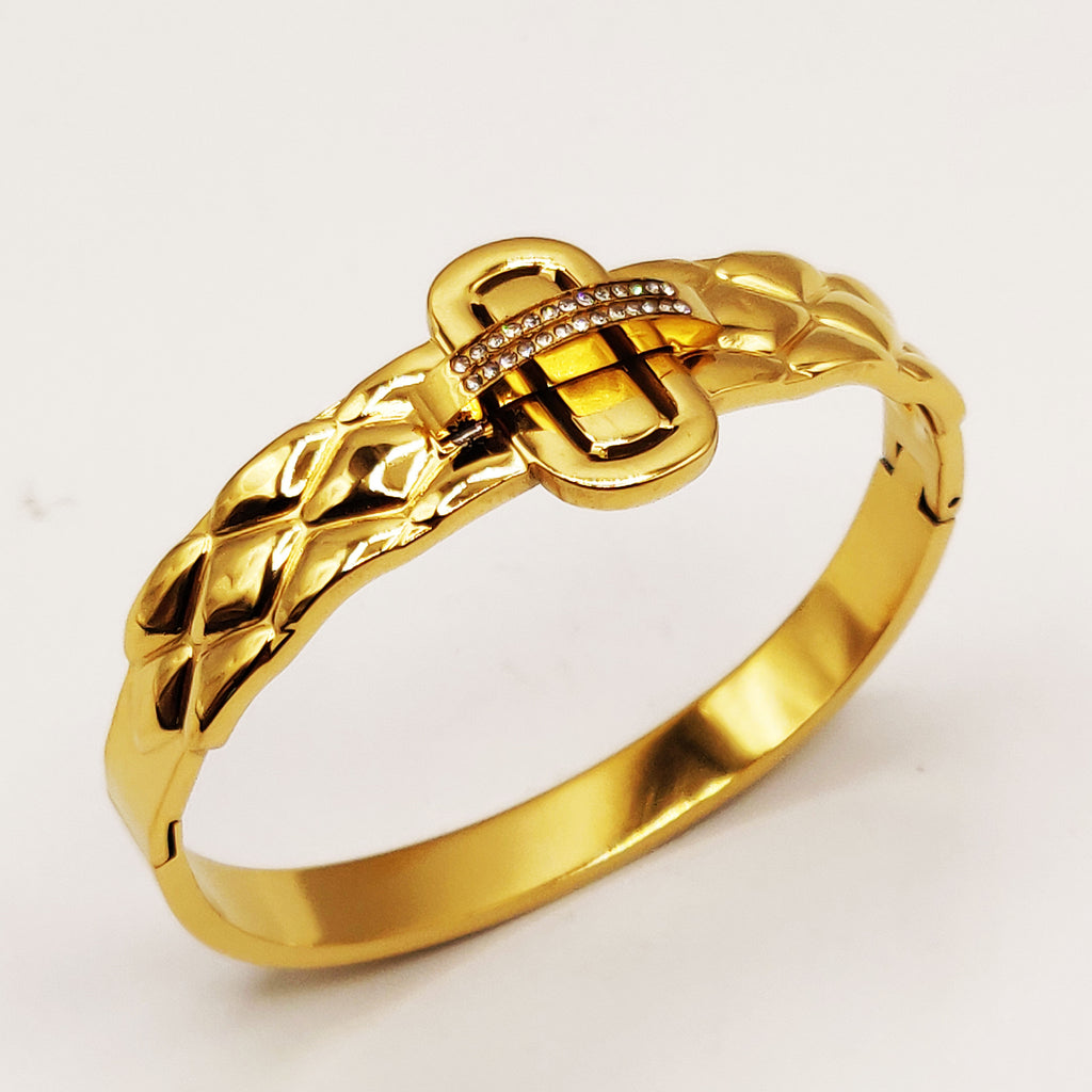 Bracelet Rigide Matelassé Motif Ovale Cristaux Luxe