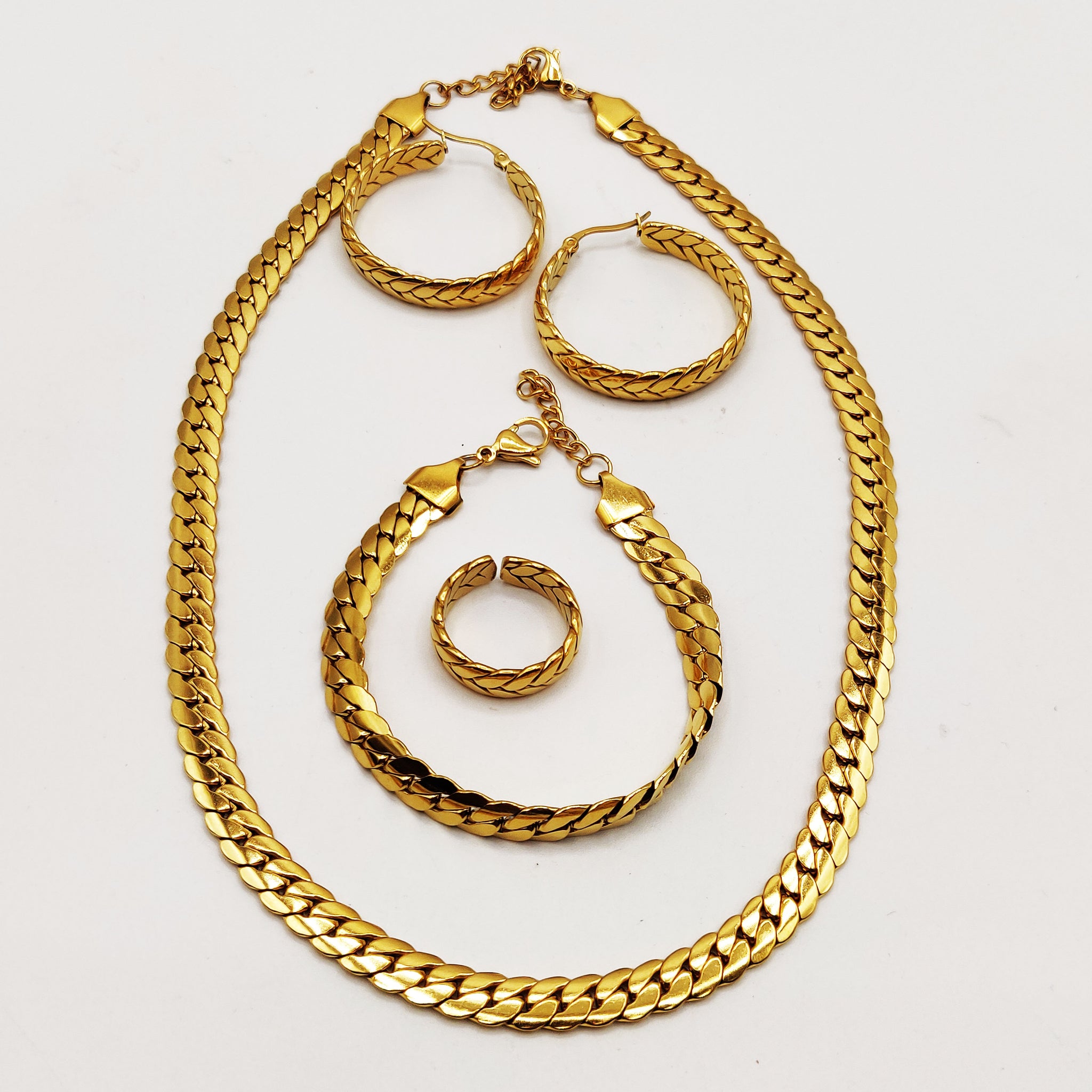 Ensemble Collier, Bracelet, Boucles d'oreilles et Bague Tresse Resserrée