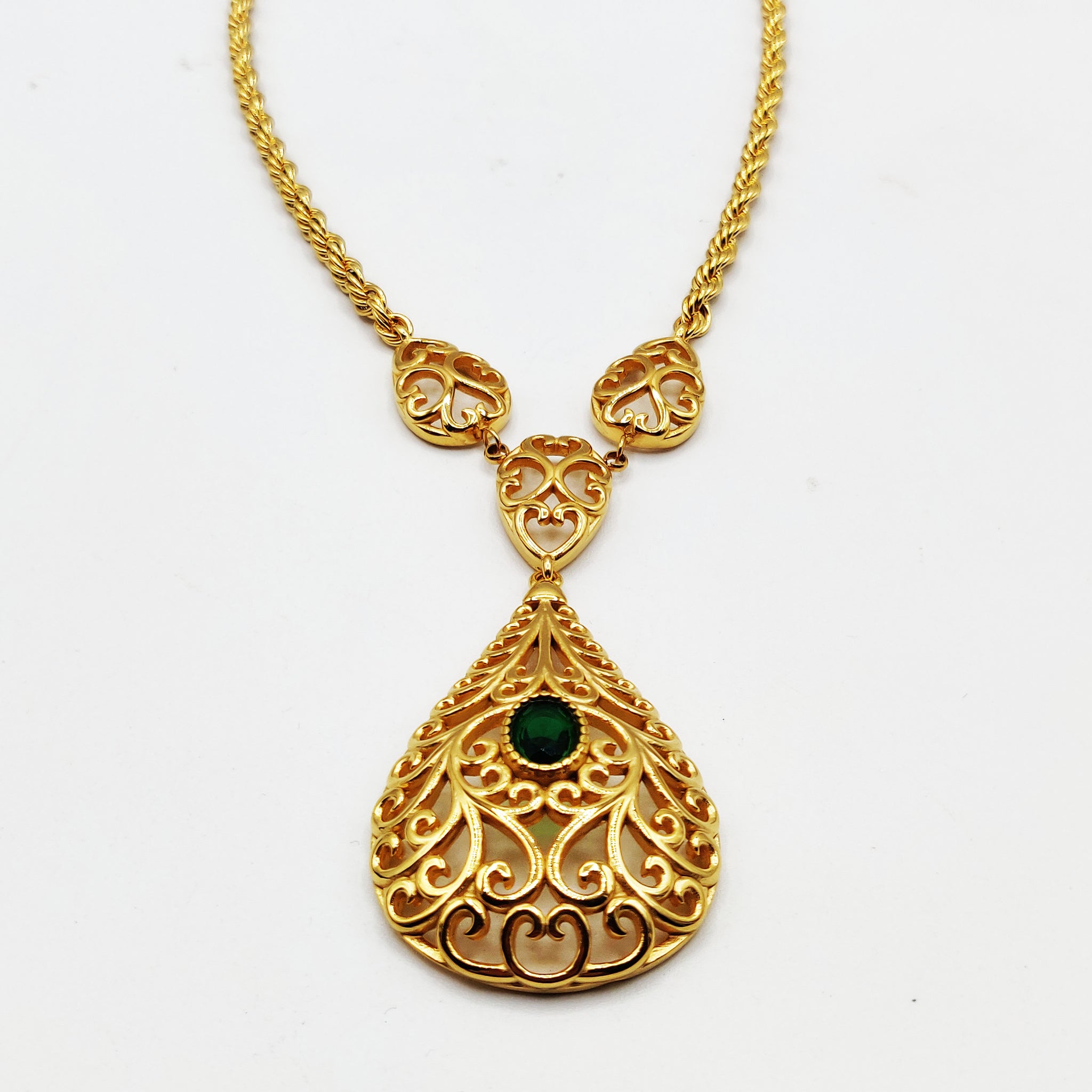 Collier Grande Goutte Motifs Orientaux Pierre Verte Luxe