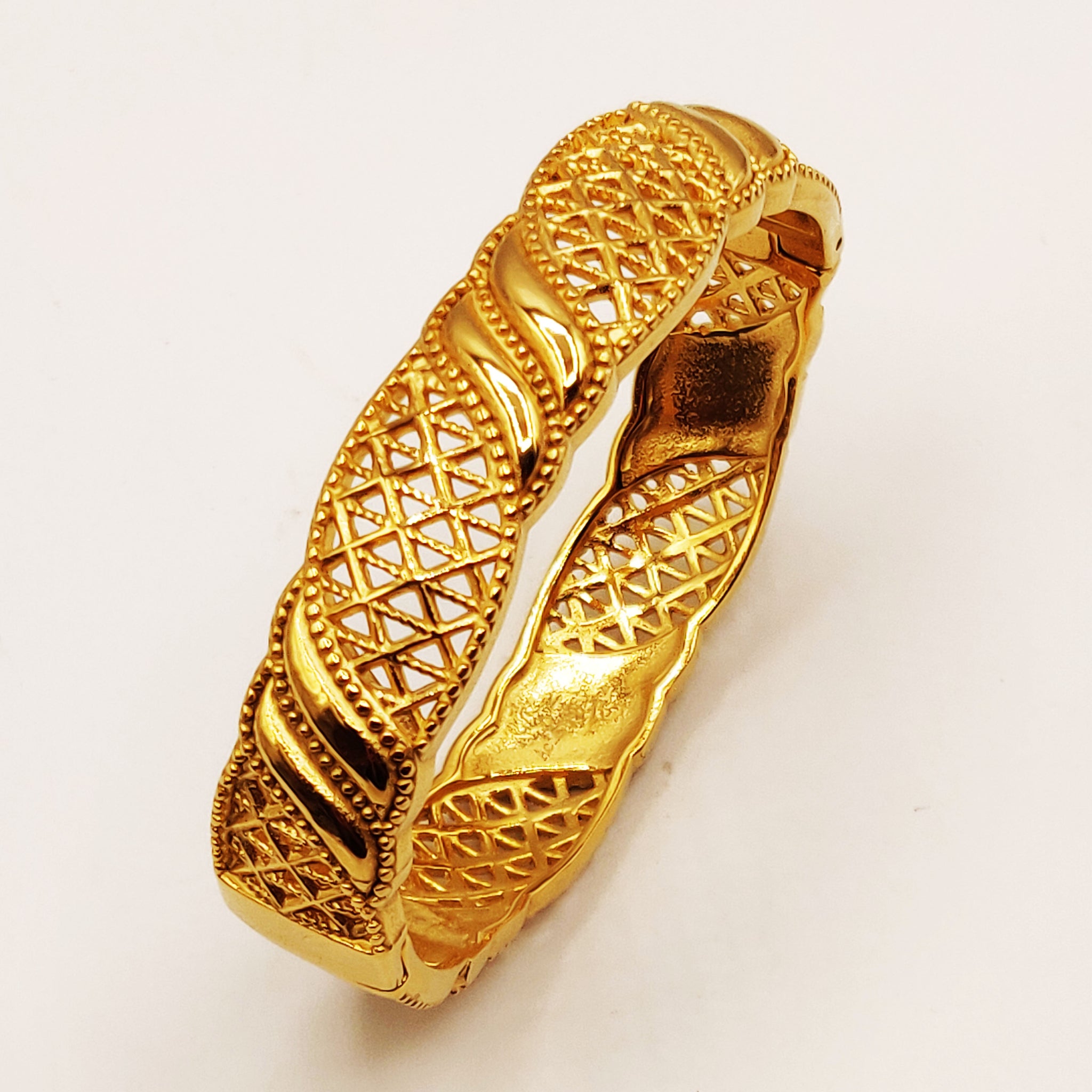 Bracelet Rigide Motifs Losanges Orientaux Vagues Dorées Luxe