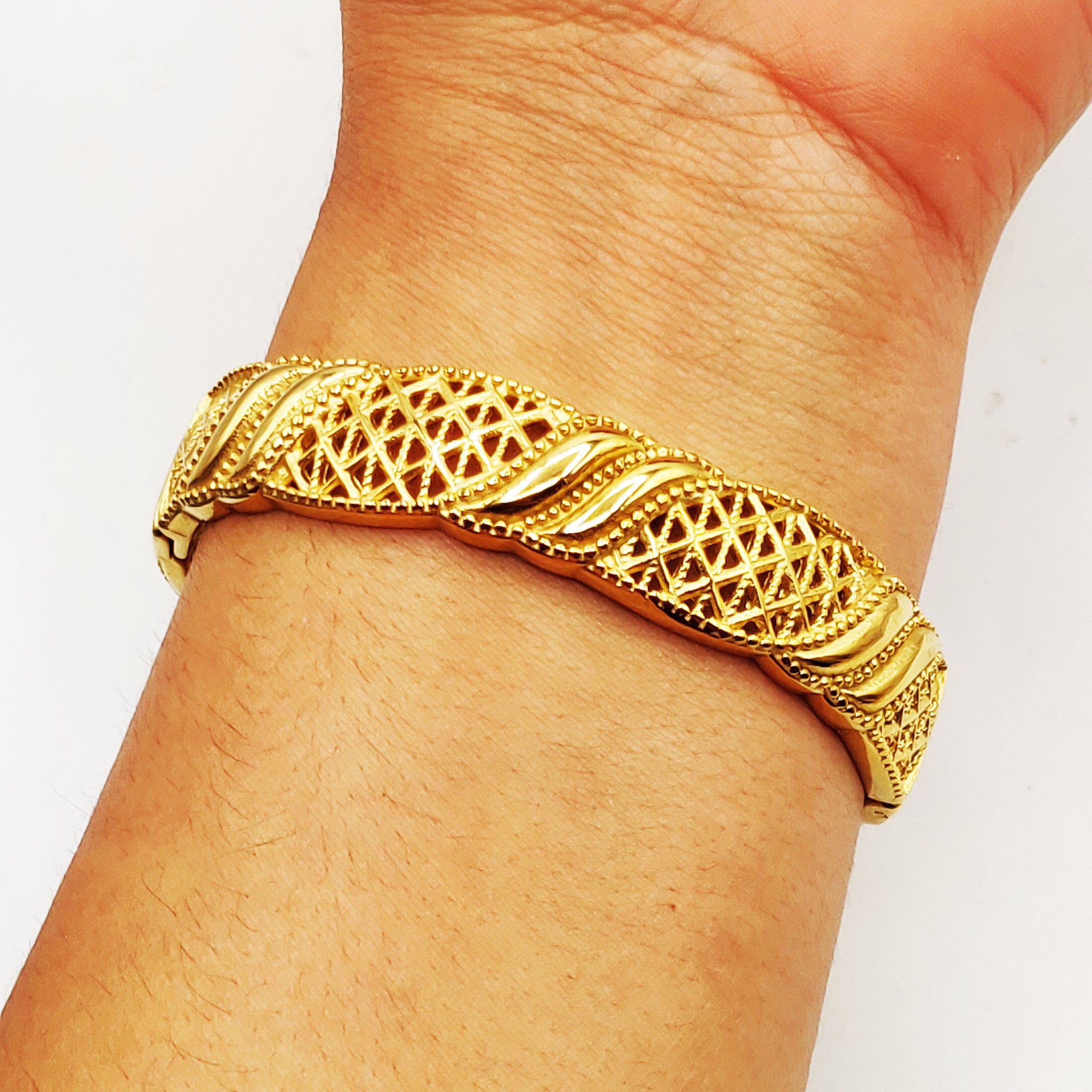 Bracelet Rigide Motifs Losanges Orientaux Vagues Dorées Luxe