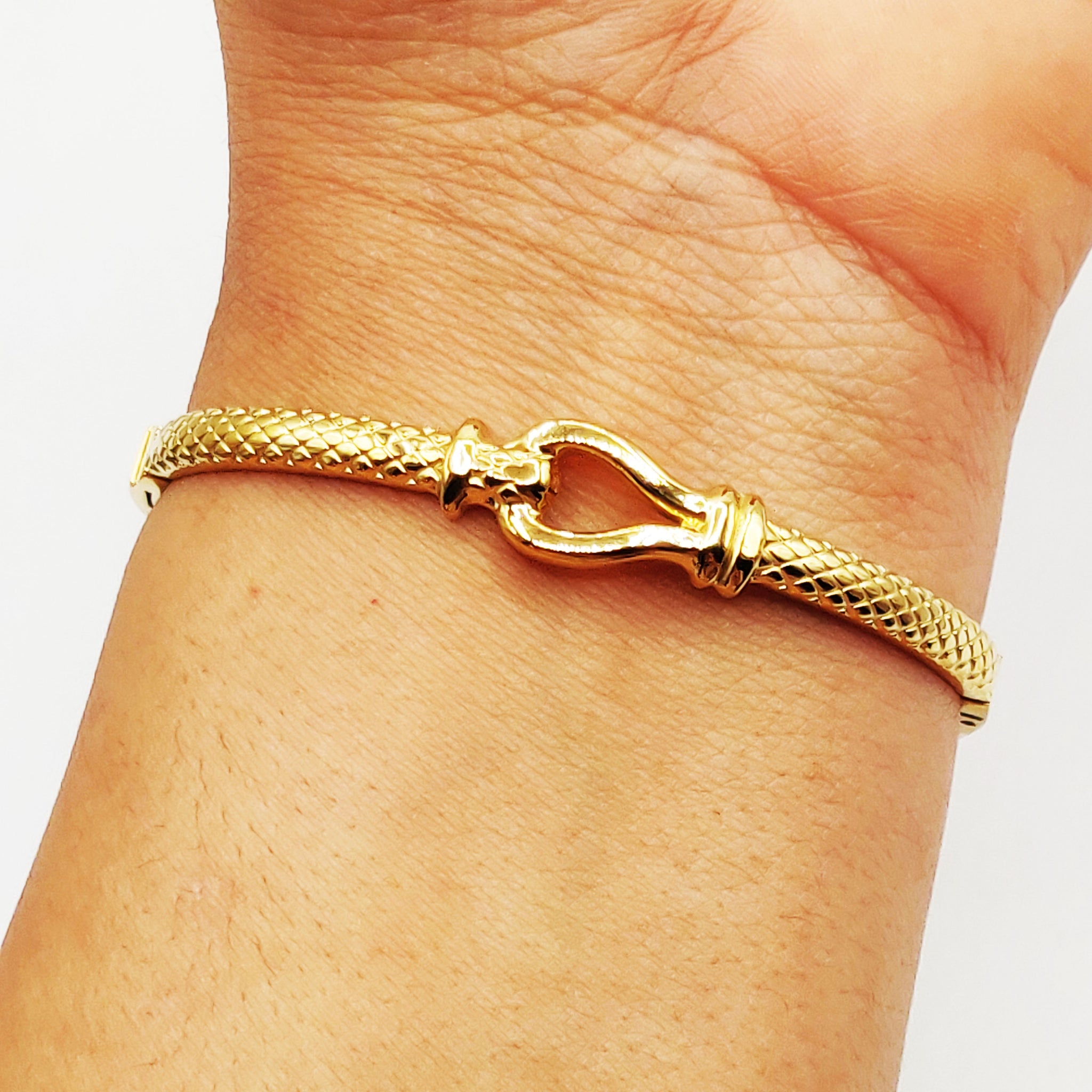 Bracelet Rigide Boucle Écailles Luxe