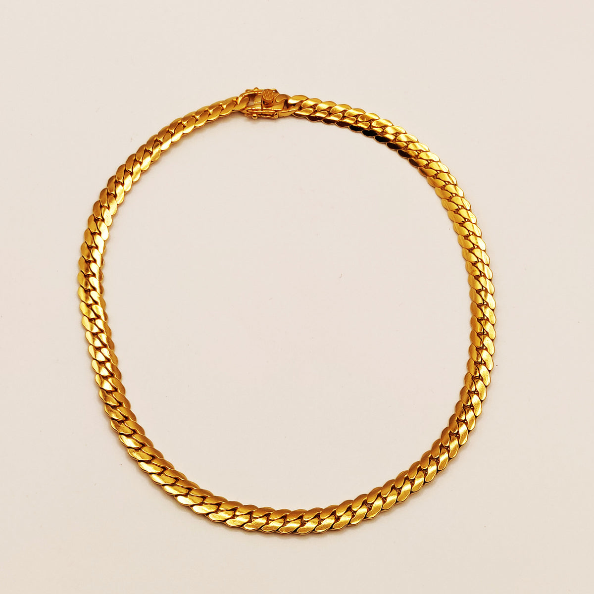 Collier Tresse Resserrée Ras de Cou Fermeture Originale Luxe