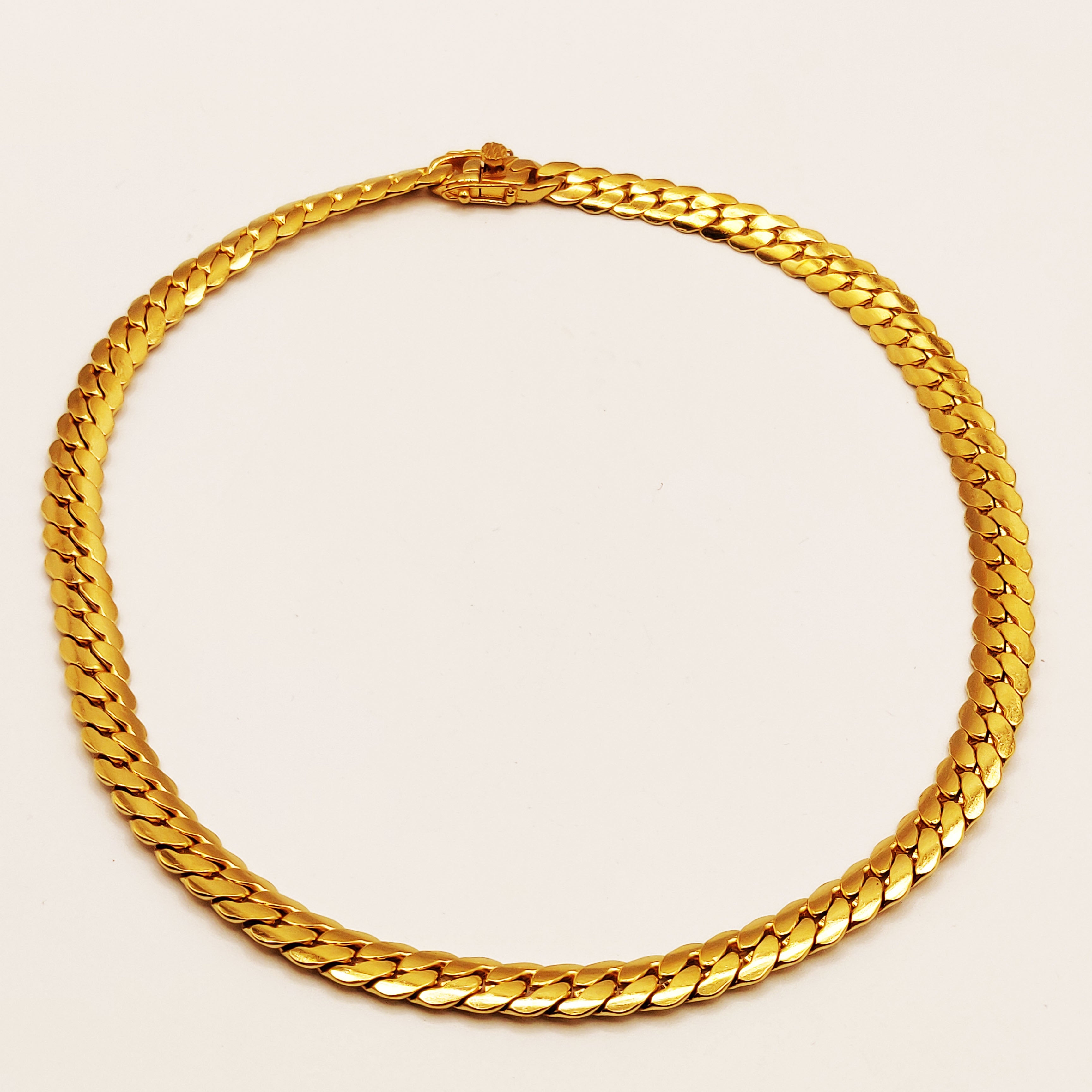 Collier Tresse Resserrée Ras de Cou Fermeture Originale Luxe