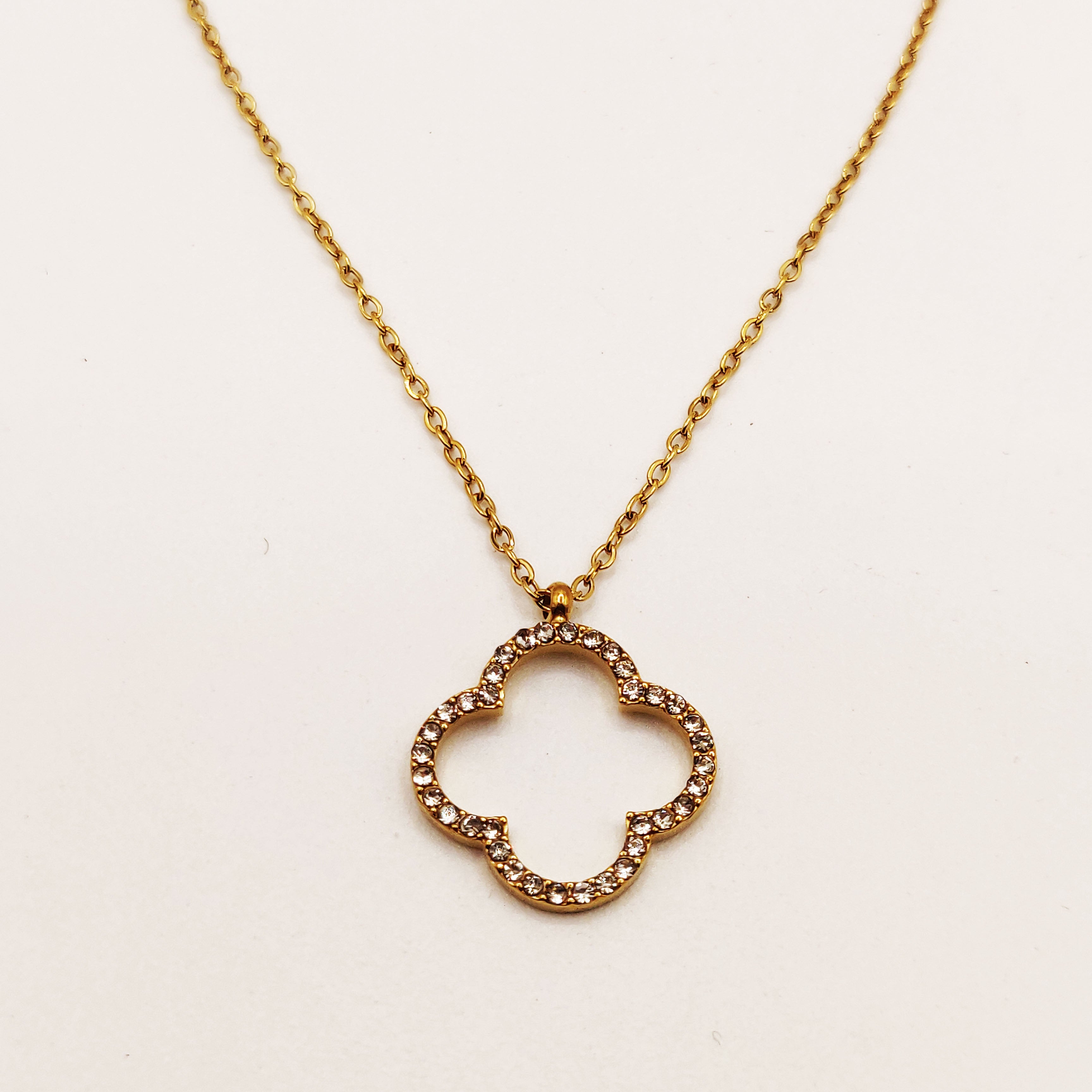 Collier Grand Trèfle Creux Tour Cristaux