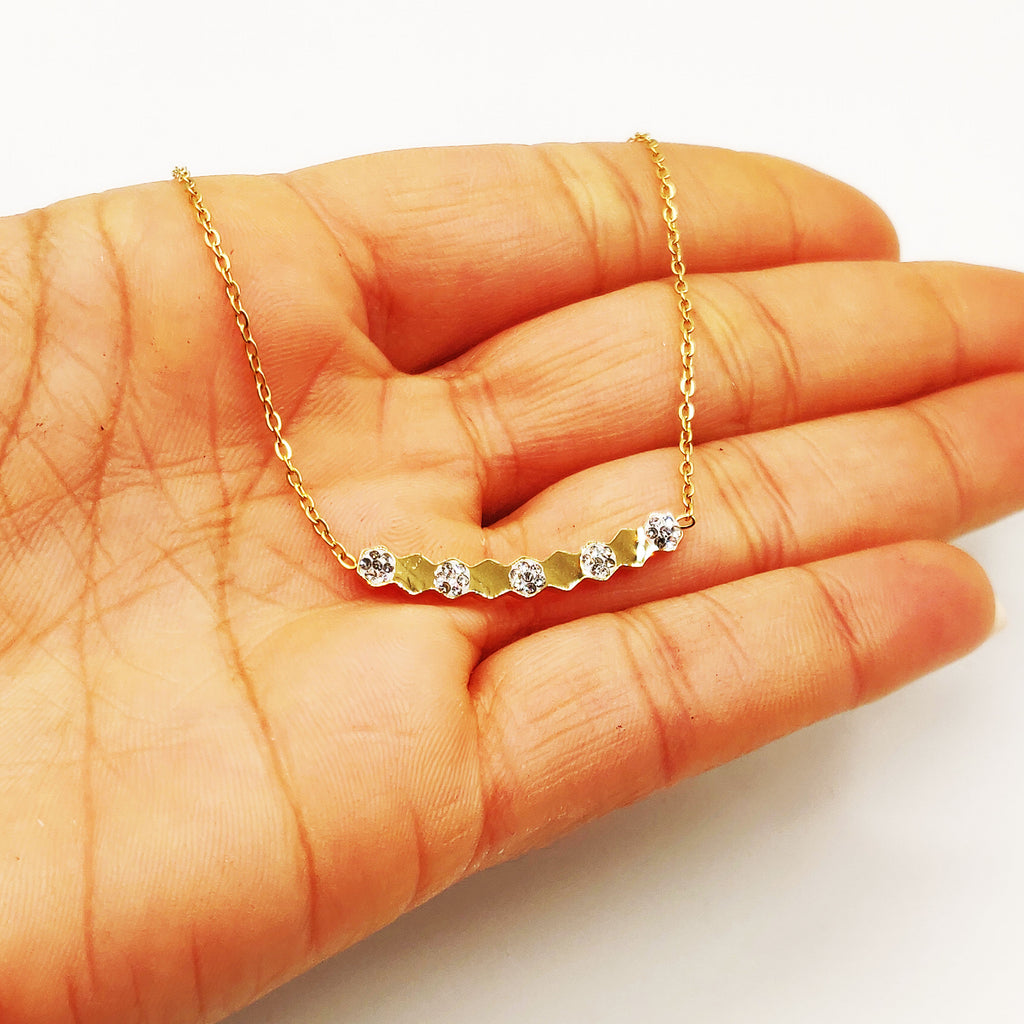Collier Ligne Hexagones Dorés et Cristaux Luxe