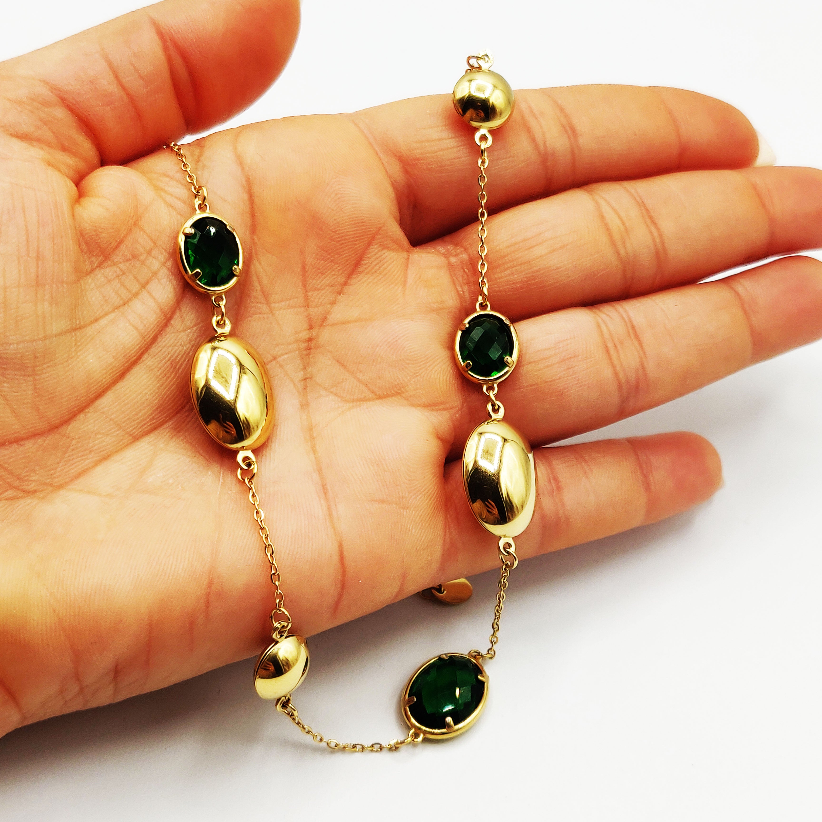 Collier Multi Ovales Dorés et Verts Luxe