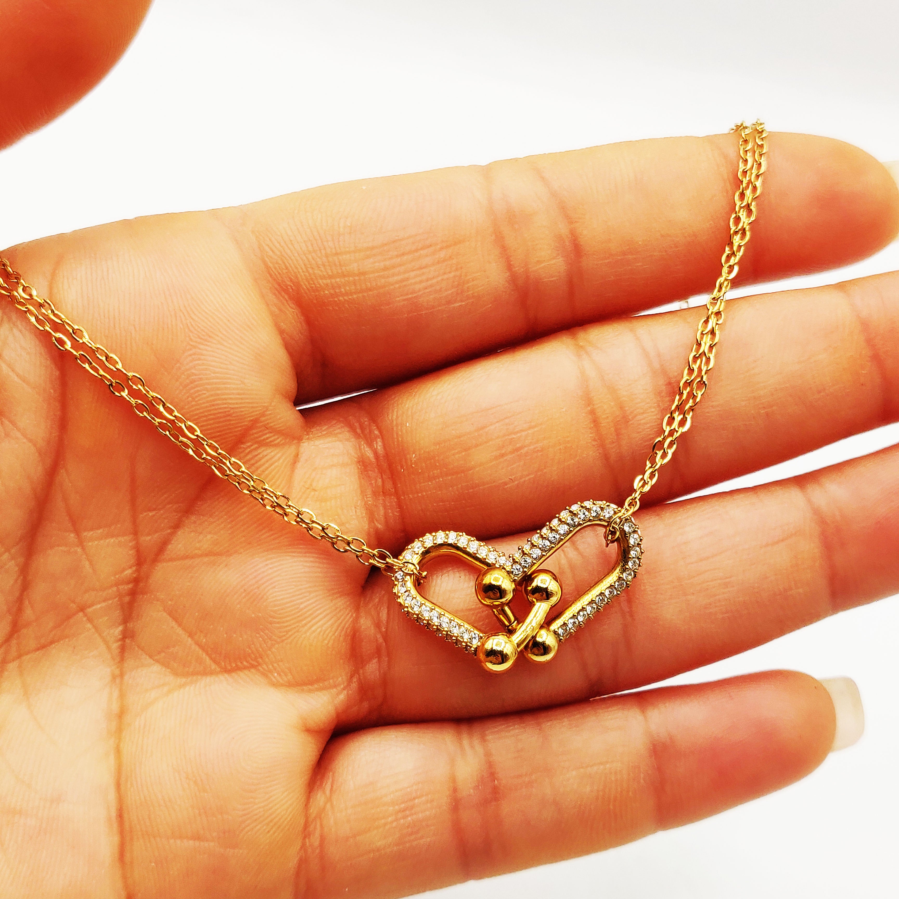 Collier Chaîne Double Pendentif Double T Luxe Cristaux