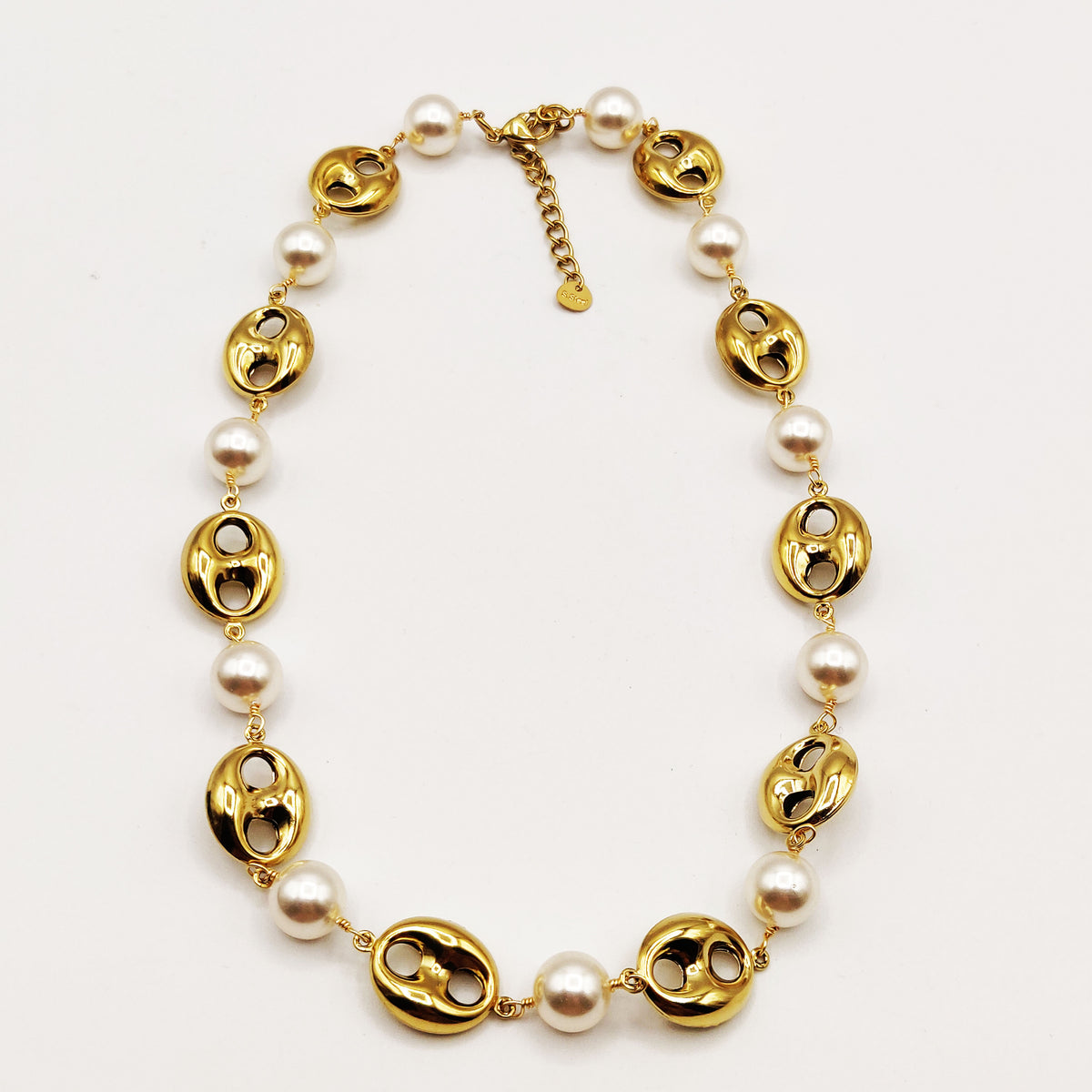 Collier Grandes Graines de Café et Perles d'imitation Blanches Luxe