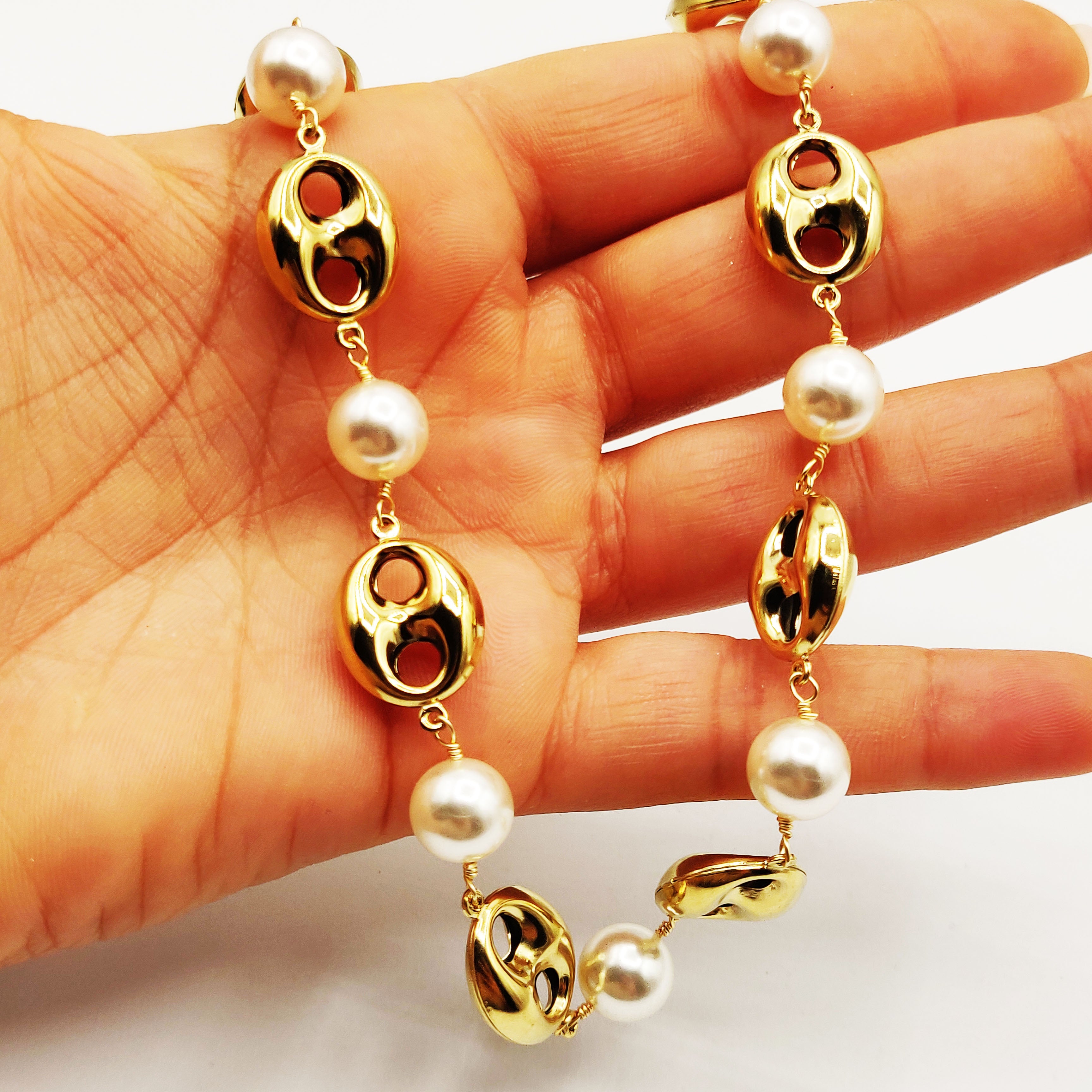 Collier Grandes Graines de Café et Perles d'imitation Blanches Luxe