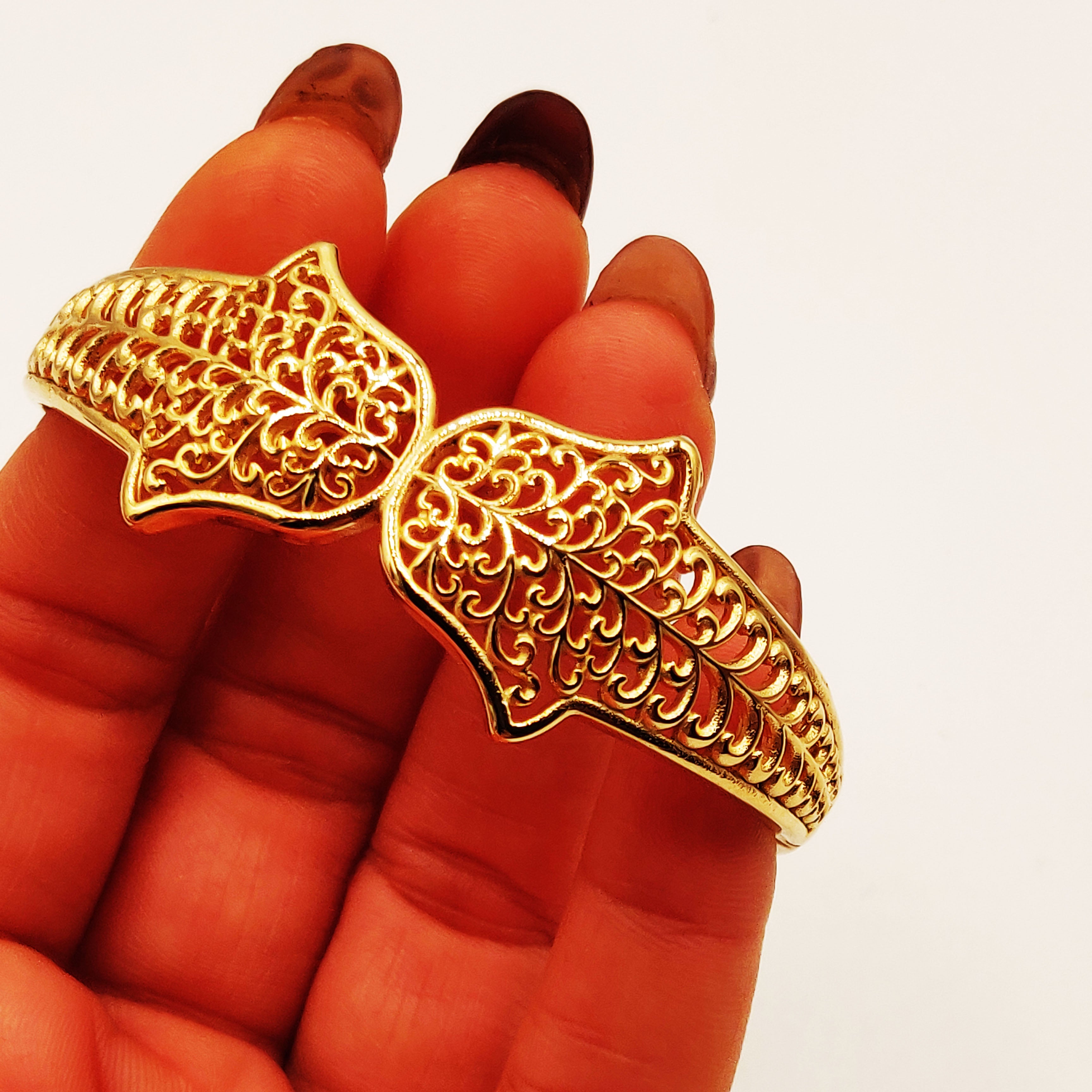 Bracelet Rigide Pendentif Main de Fatma Motifs Orientaux Luxe